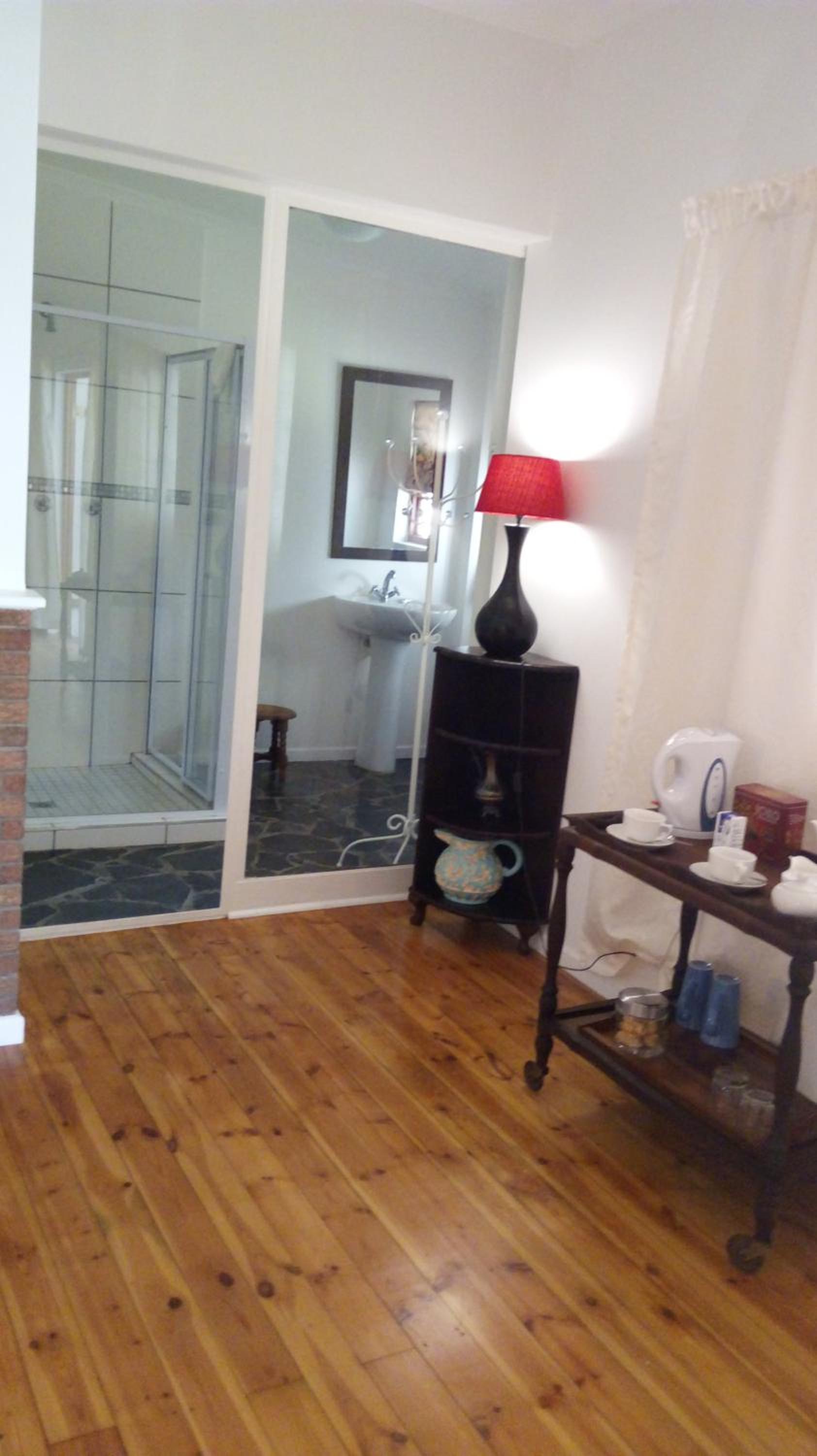 Luxury King Room - Photo 7