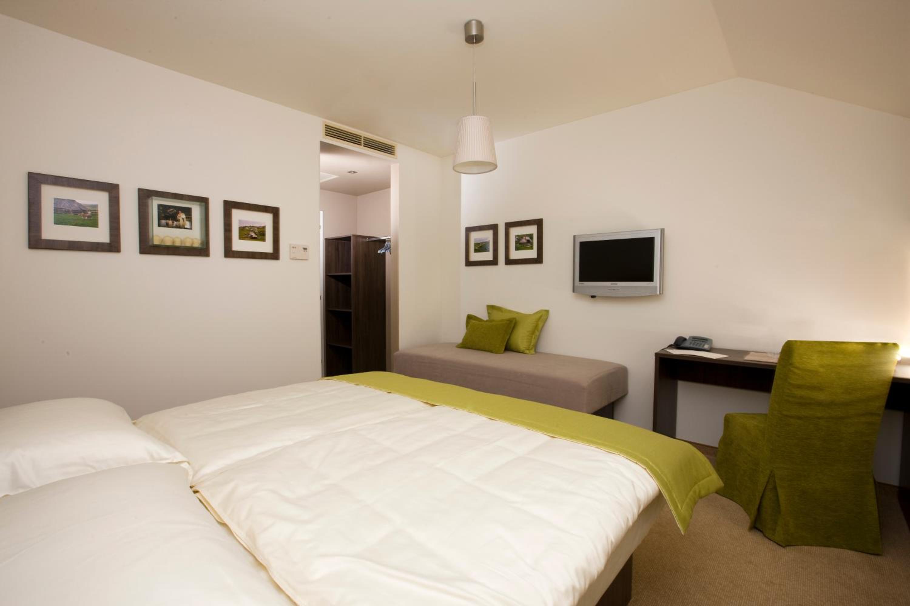 Triple Room - Photo 4