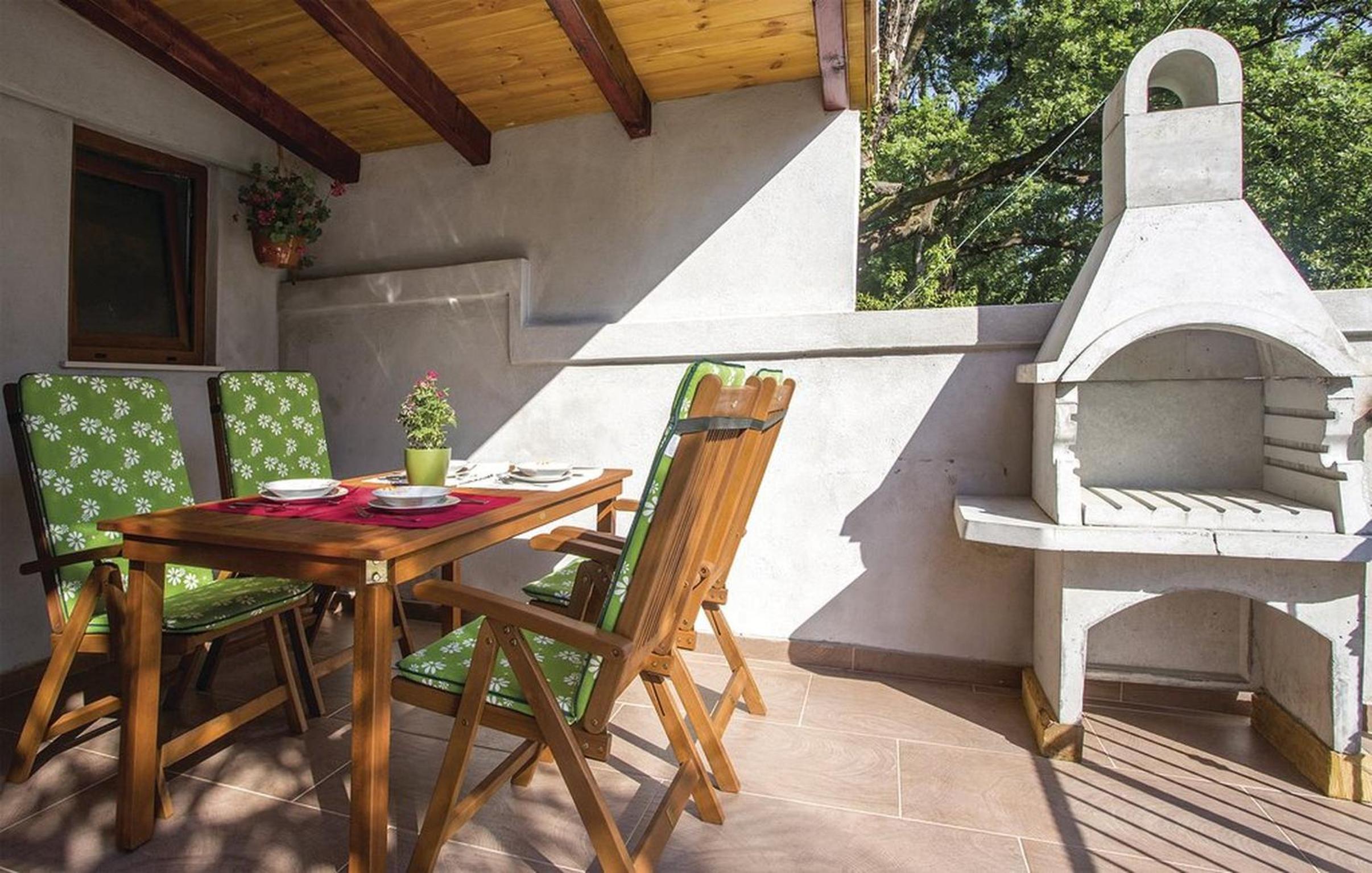 Apartment with Terrace photo 3