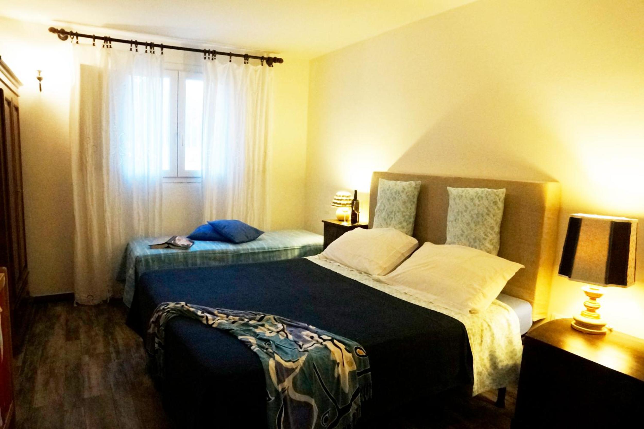 Deluxe Double Room (2 Adults + 1 Child) photo 1