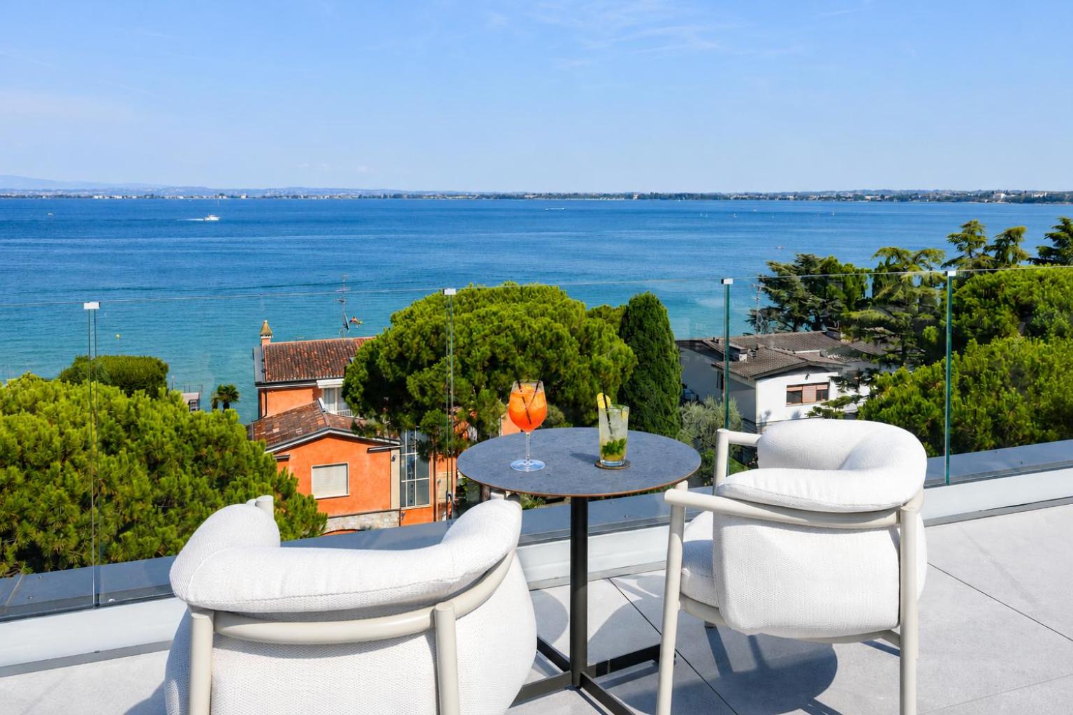 Superior Quadruple Room with Lake View