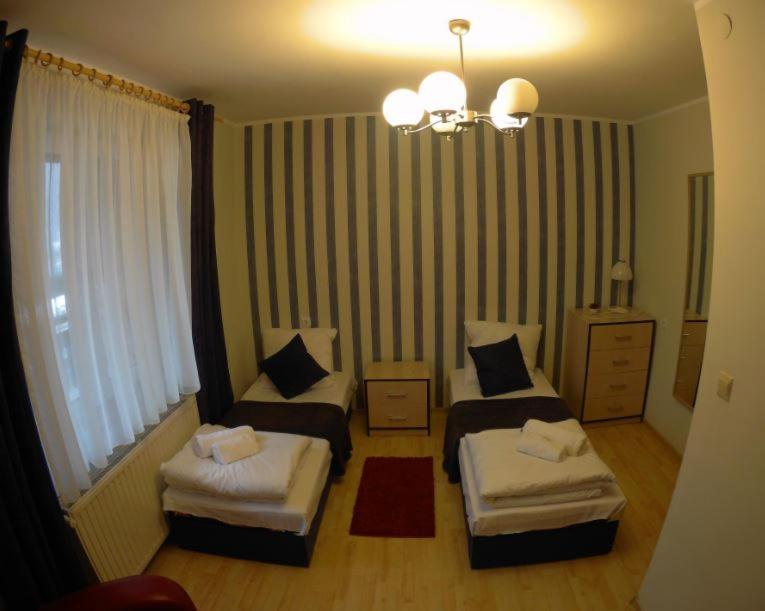 Standard Twin Room photo 2