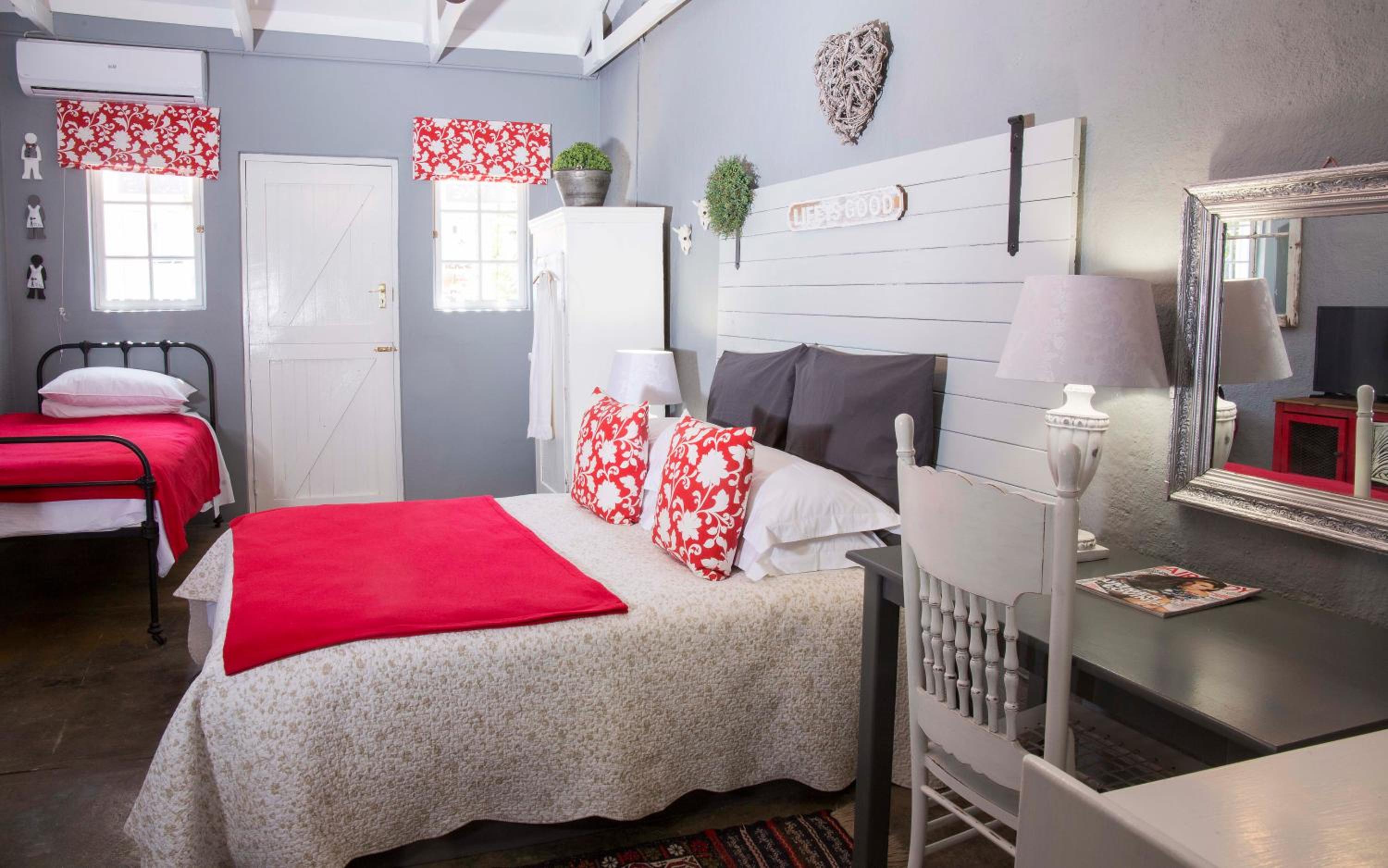 Double Room - Photo 14