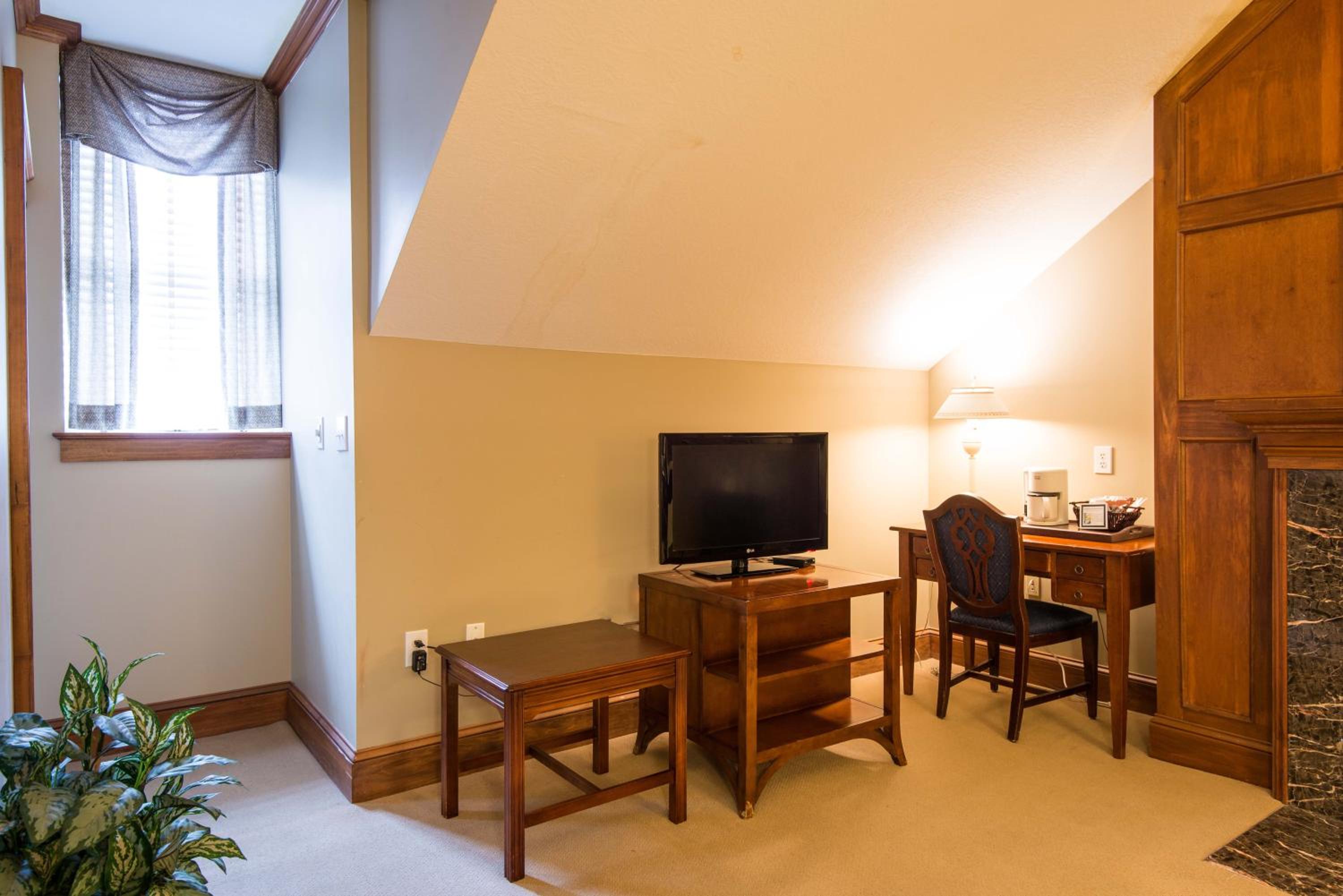 Honeymoon Suite photo 3