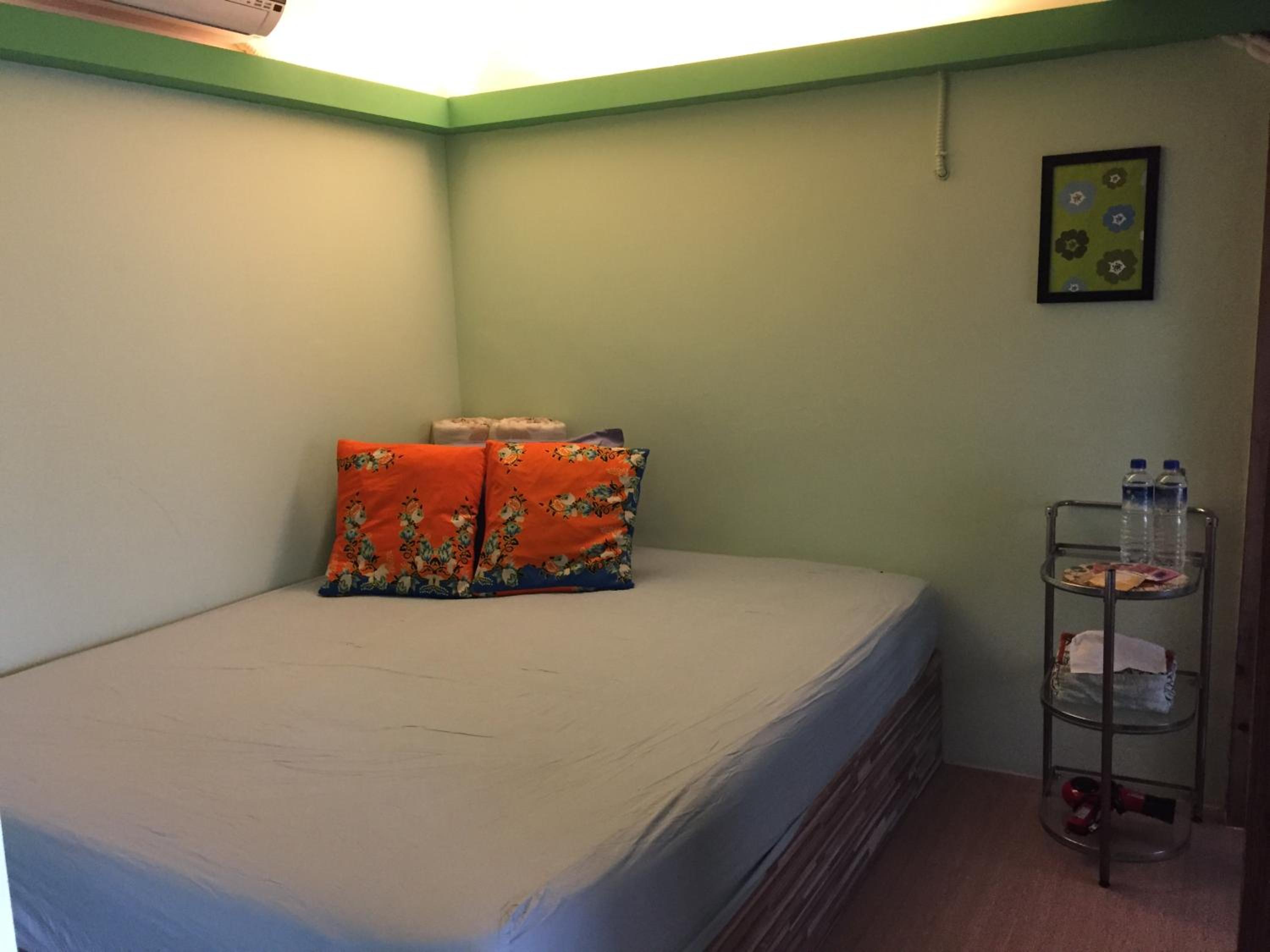Single Room with Private Bathroom photo 2