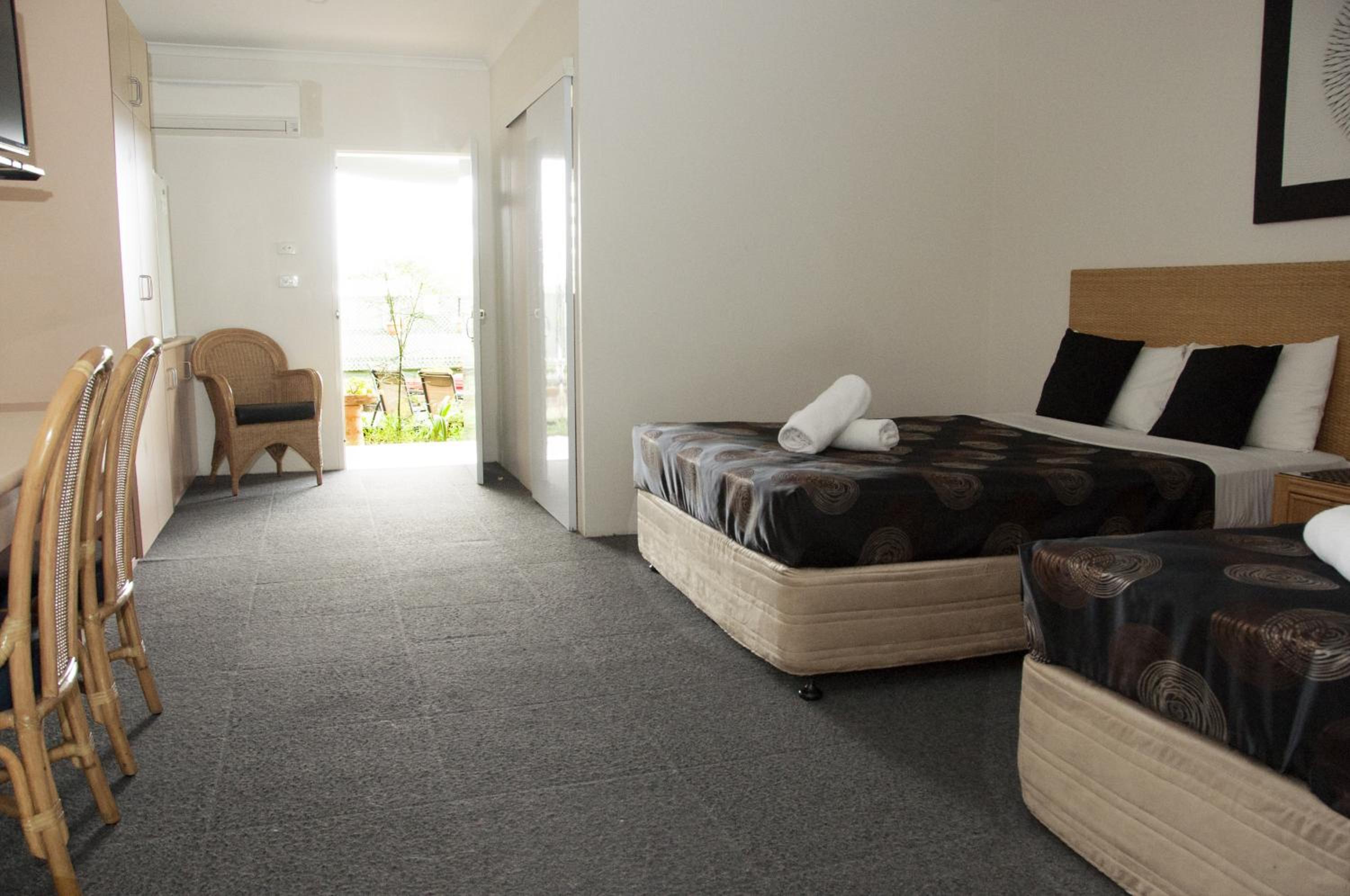 Standard Double or Twin Room photo 3