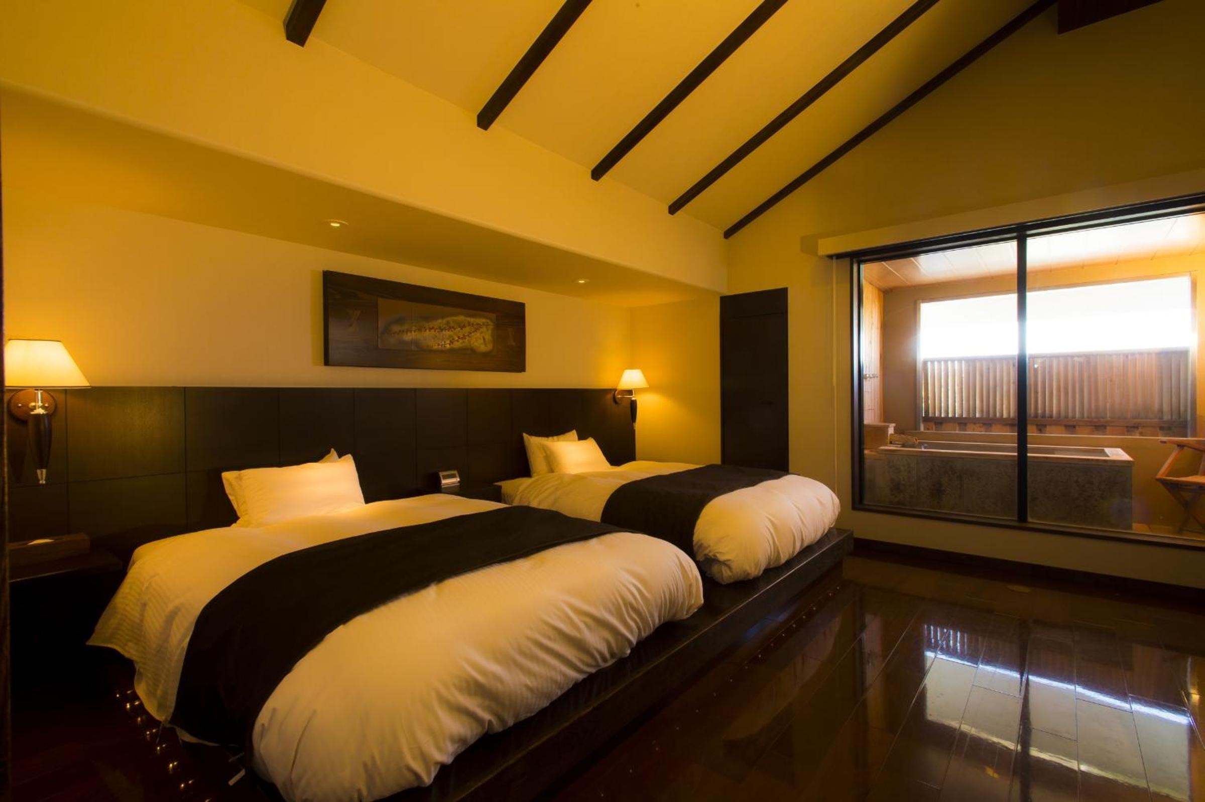 Premium Room with Tatami Area and Semi Open-Air Hot Spring Bath - Non-Smoking