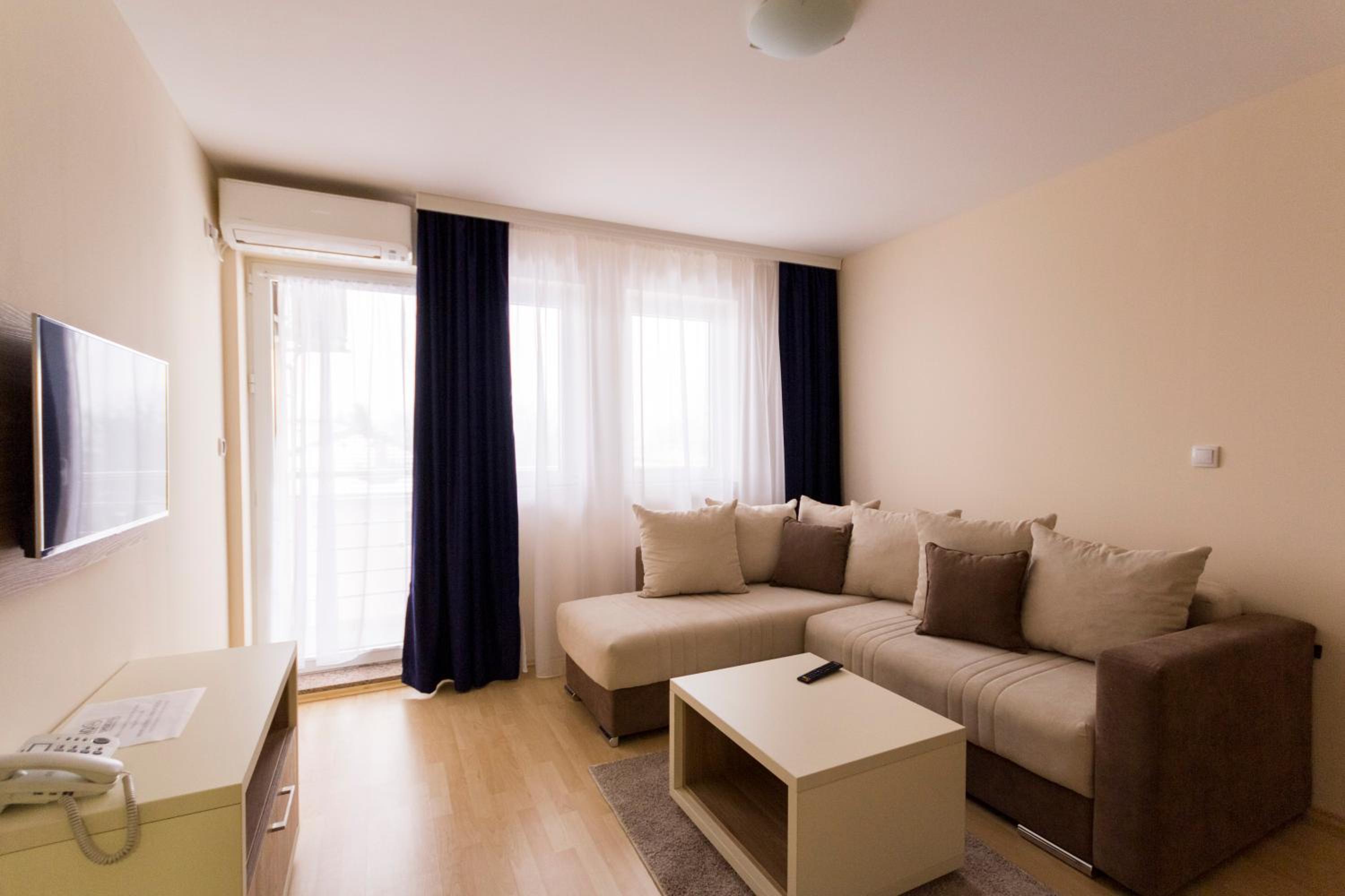 Apartment with Balcony photo 2