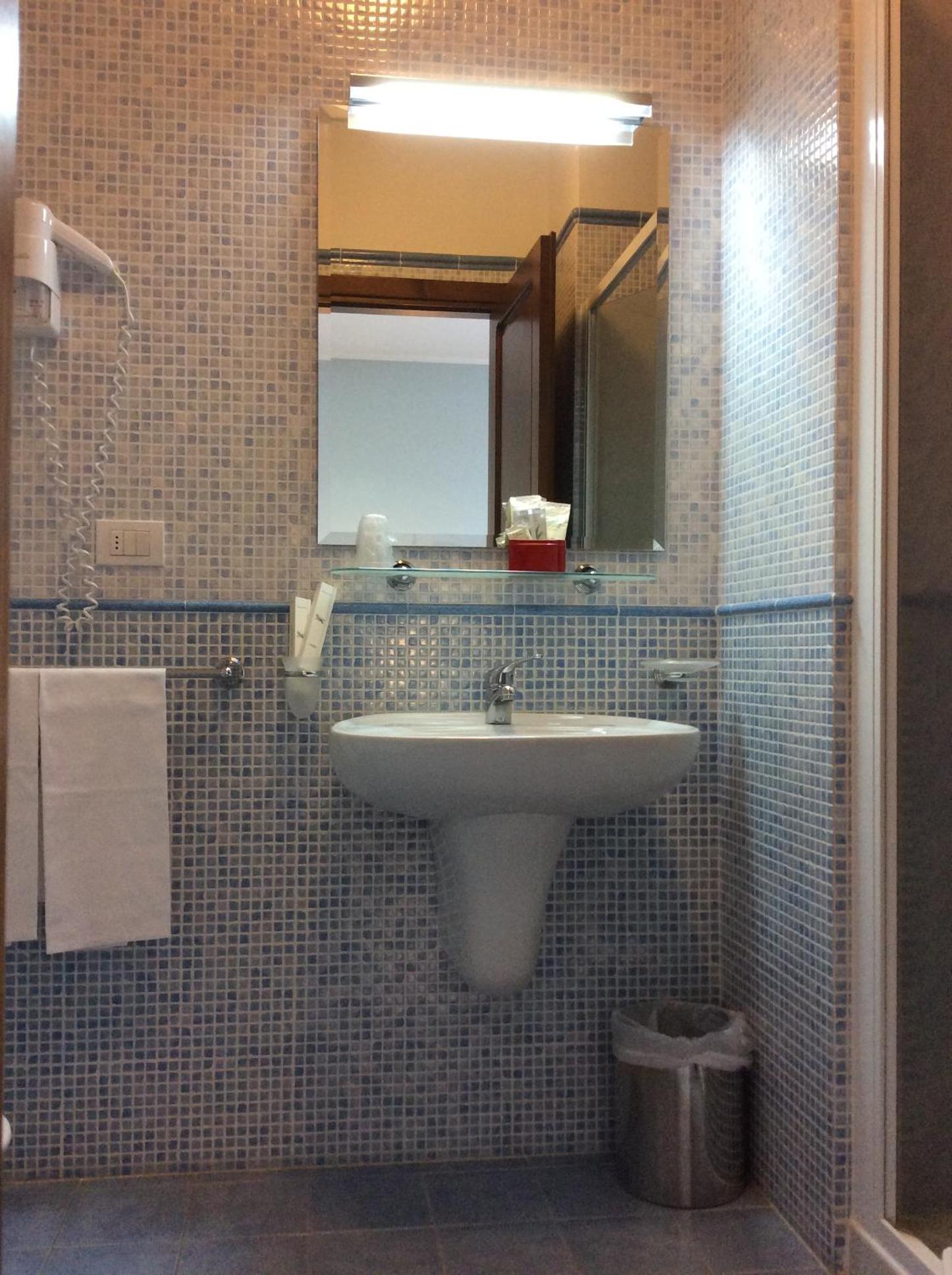 Classic Double Room - Photo 3