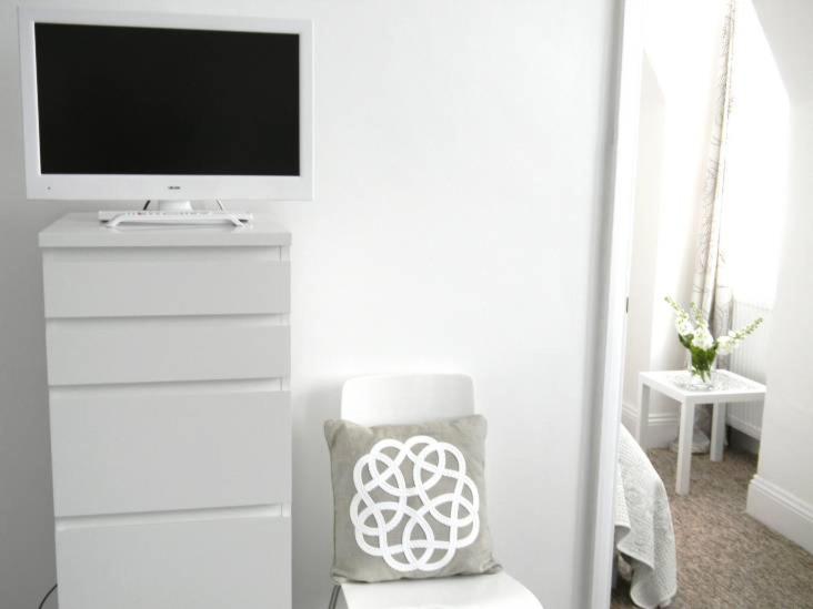 Suite 5 photo 1