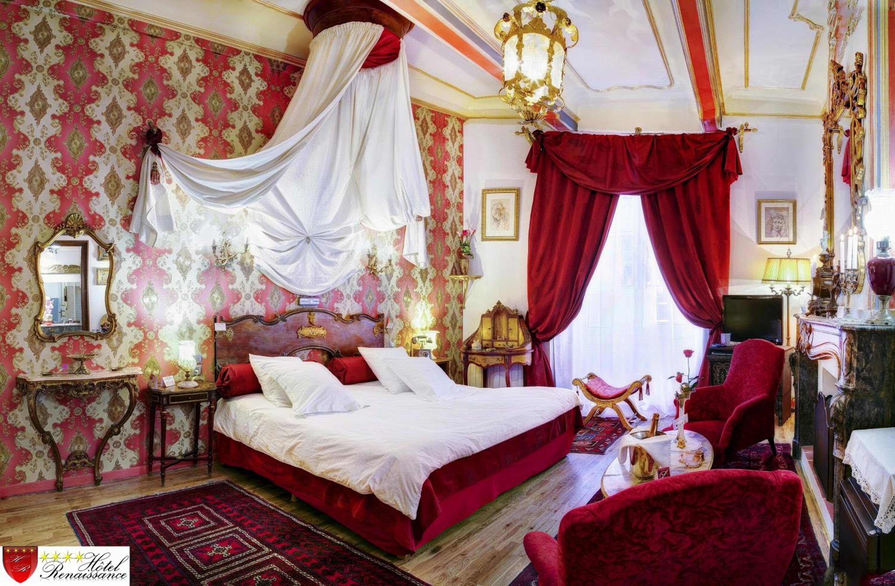 Senior Suite - Photo 15