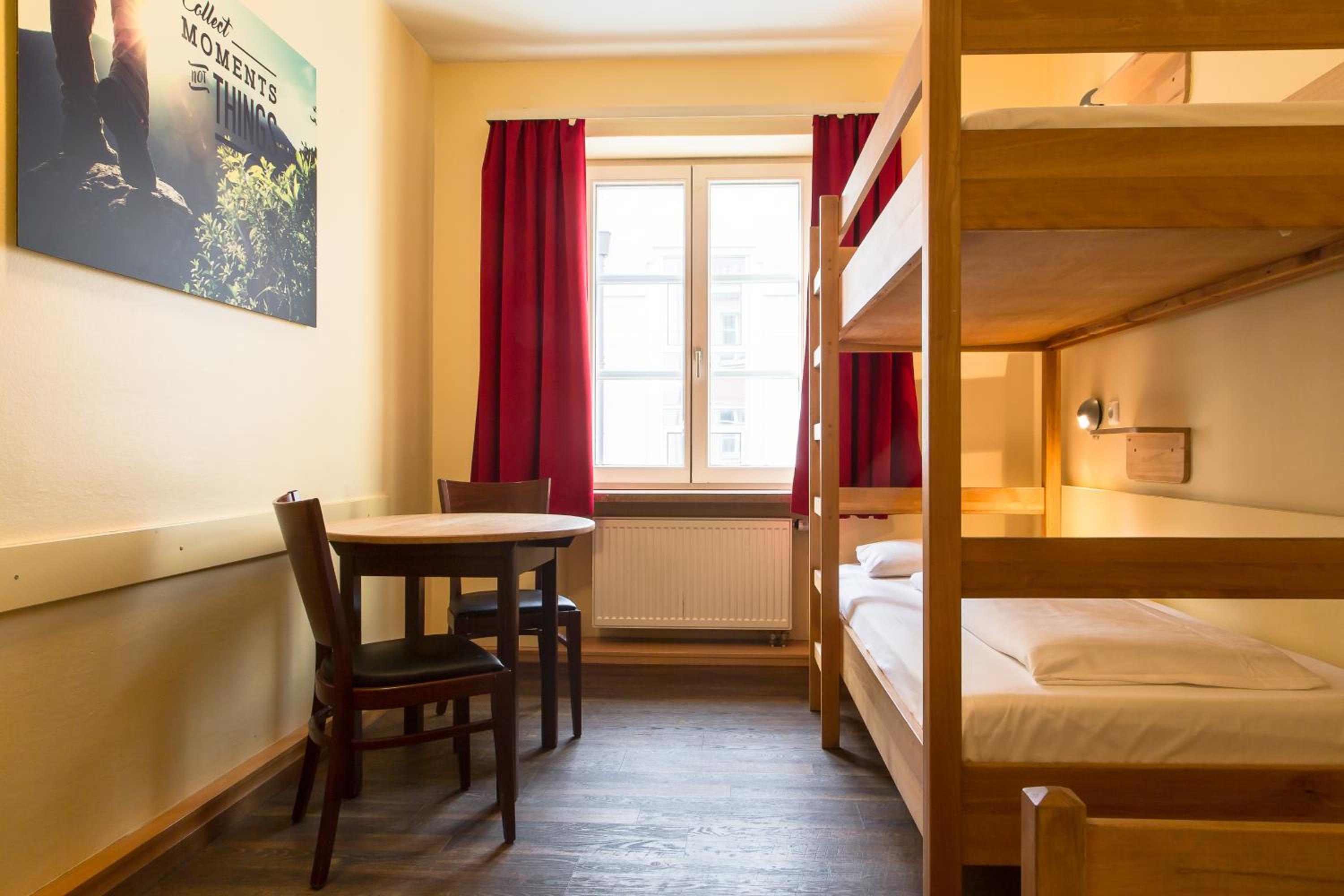 Bed in 3-Bed Mixed Dormitory Room with Shared Bathroom