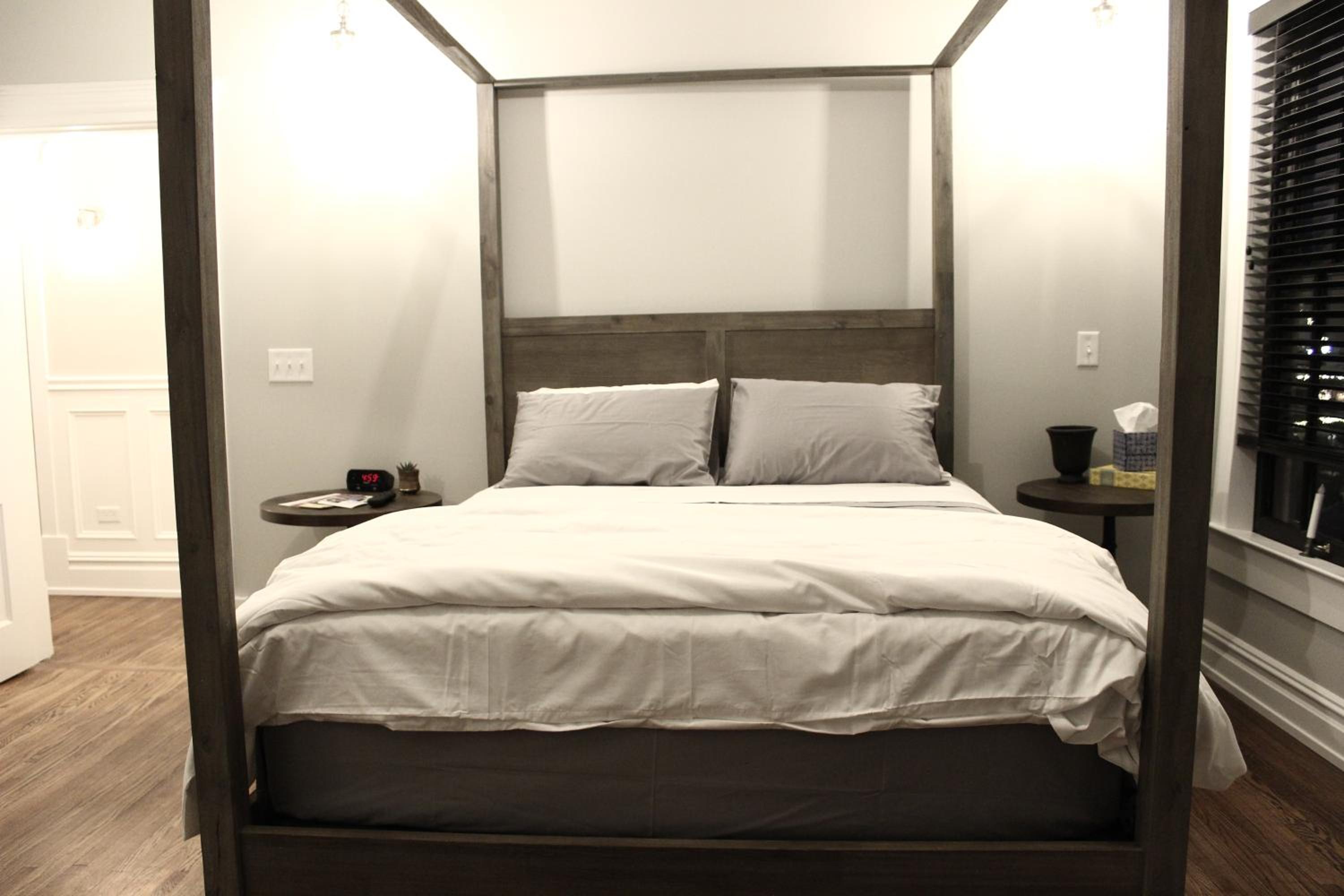 Standard Queen Room photo 3