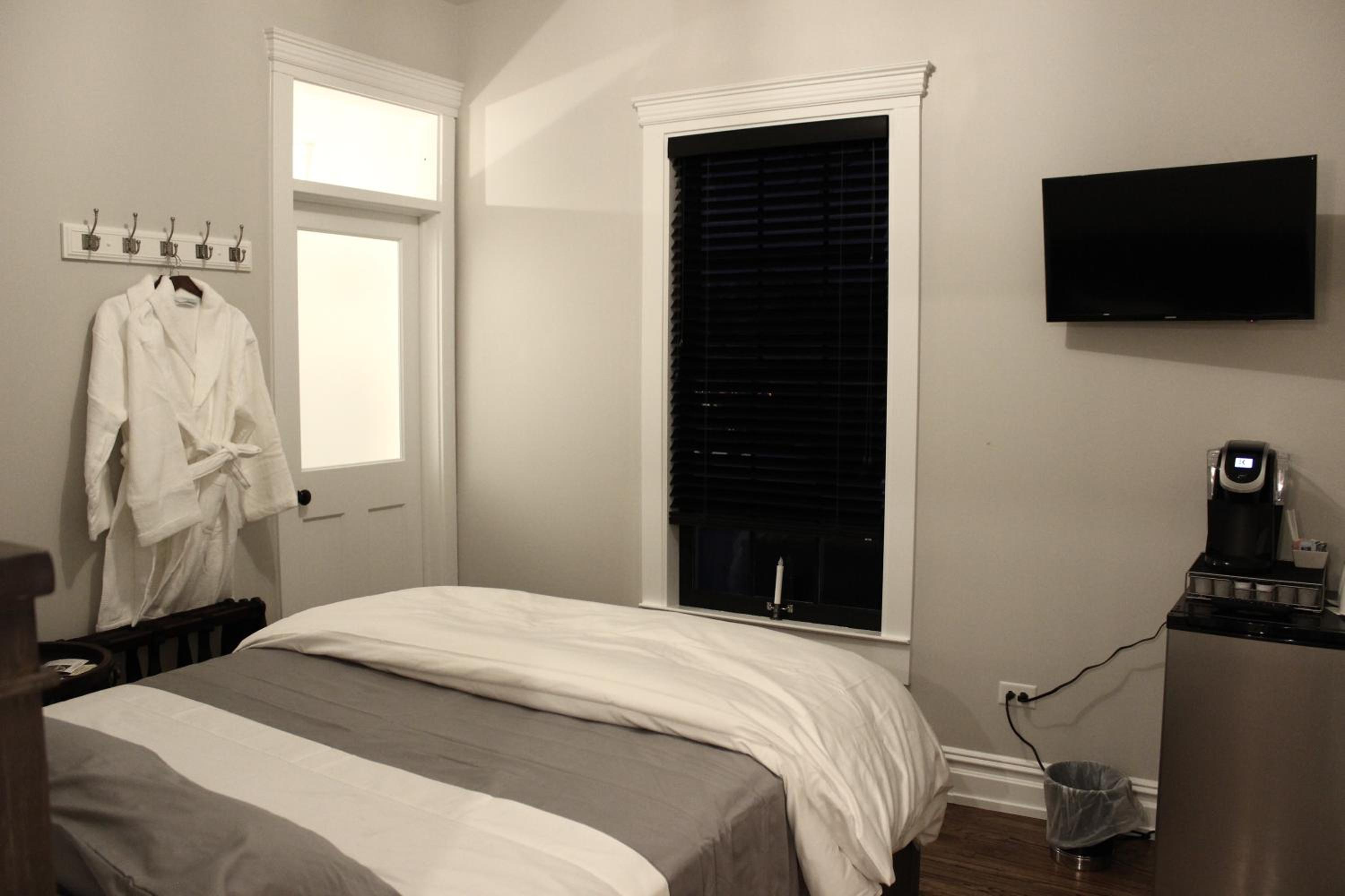 Queen Room (Herrington) photo 1