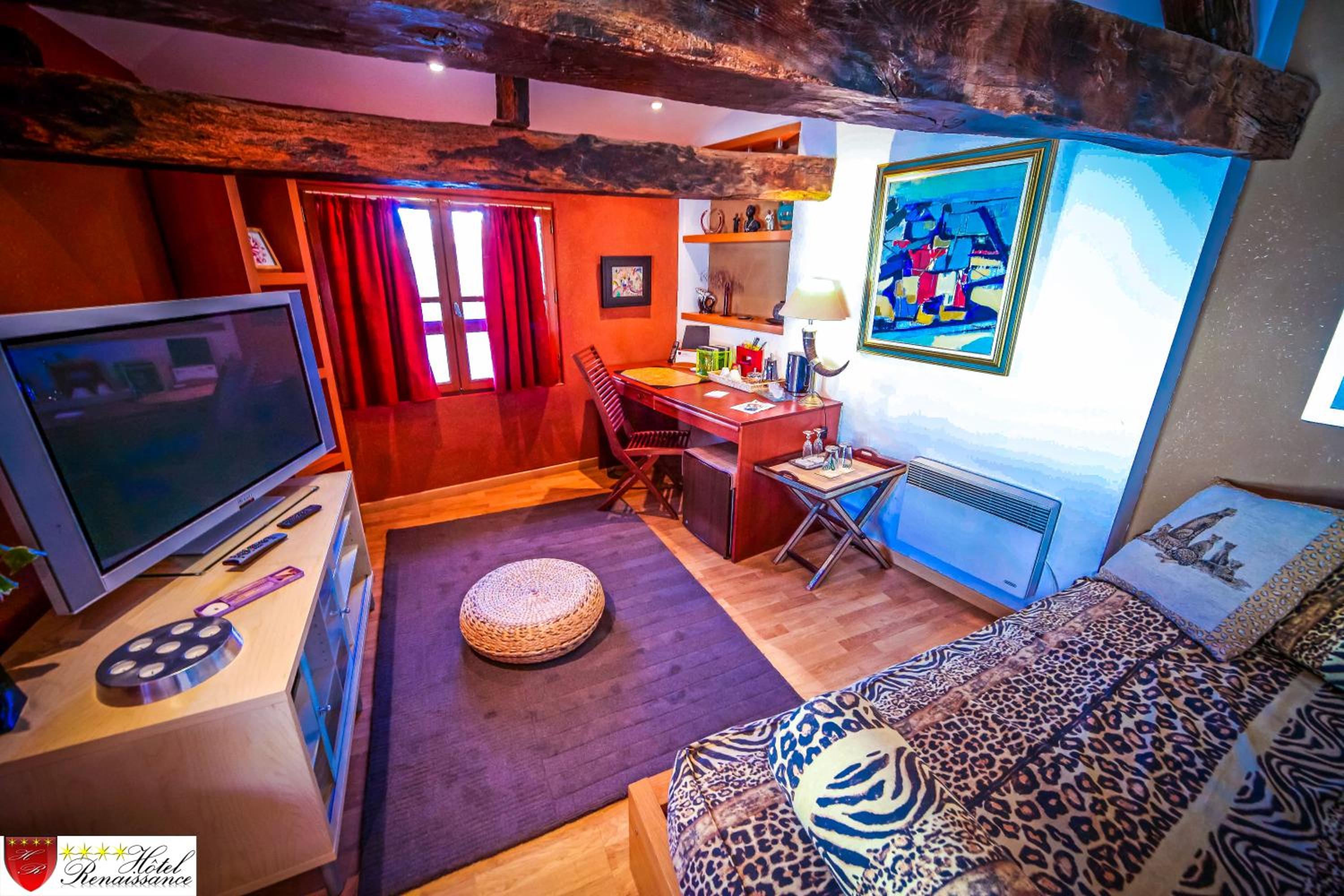 Senior Suite - Photo 5