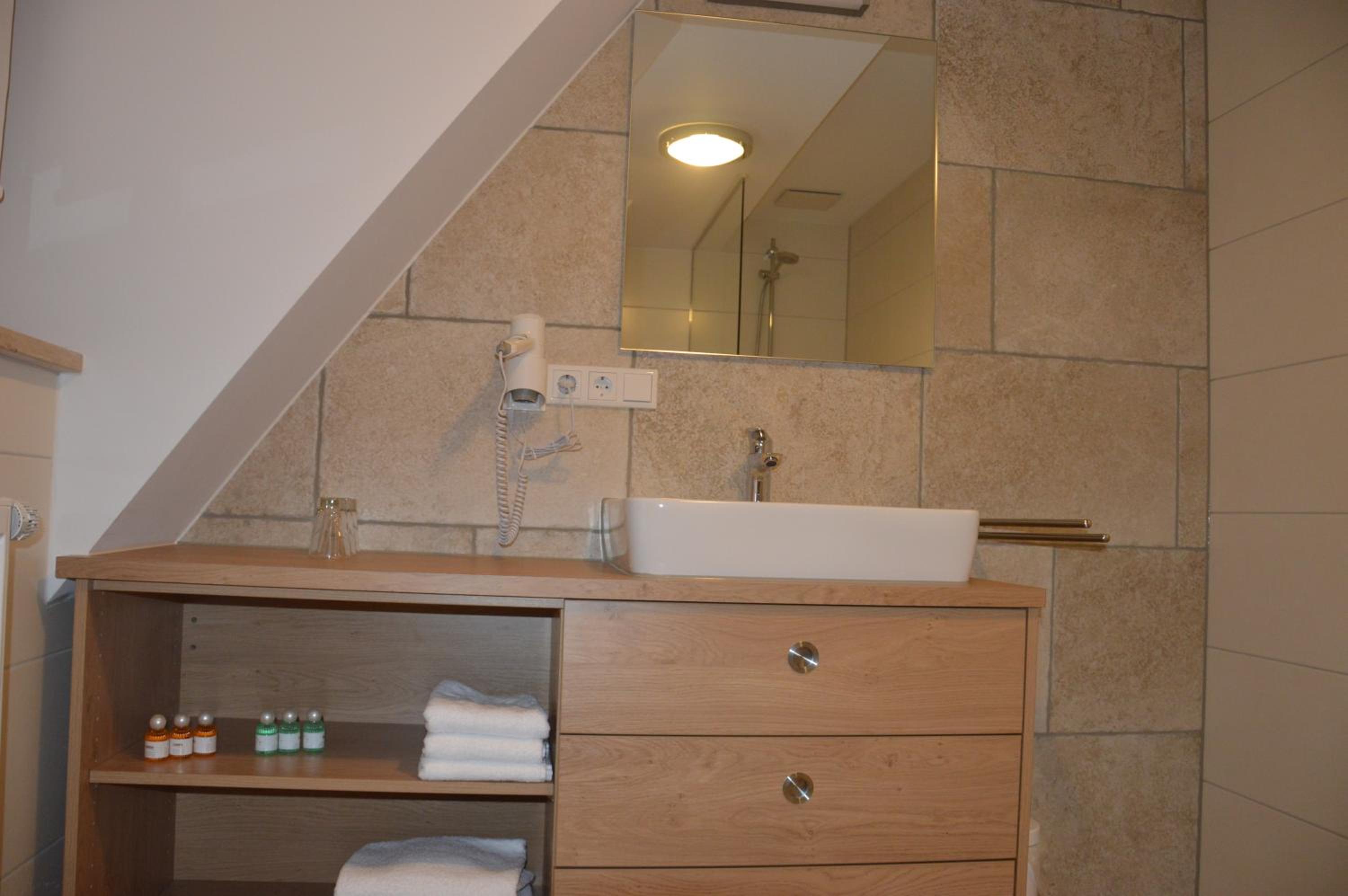 Comfort Triple Room - Photo 10