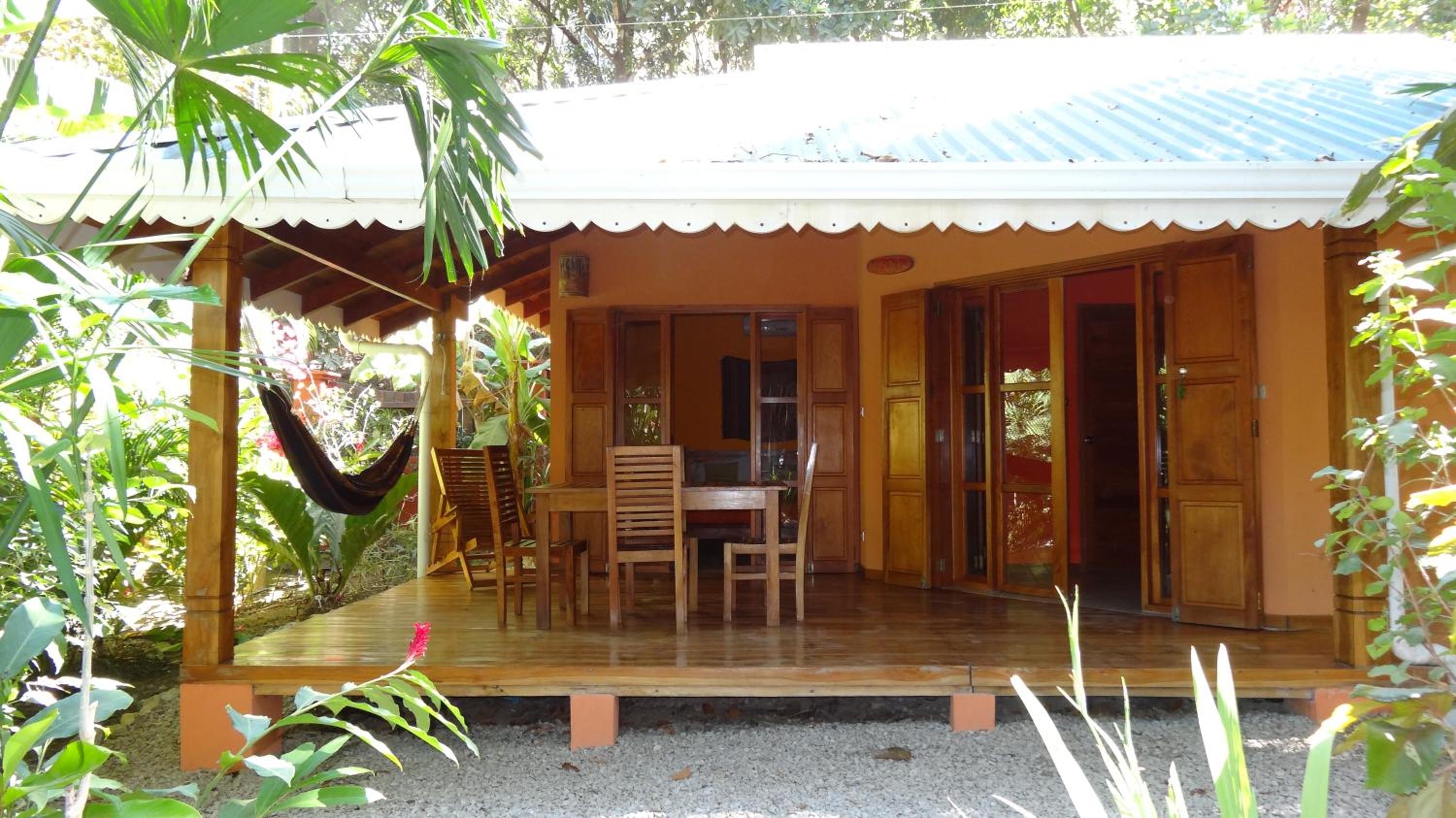 Deluxe Bungalow 2 bedroom kitchen