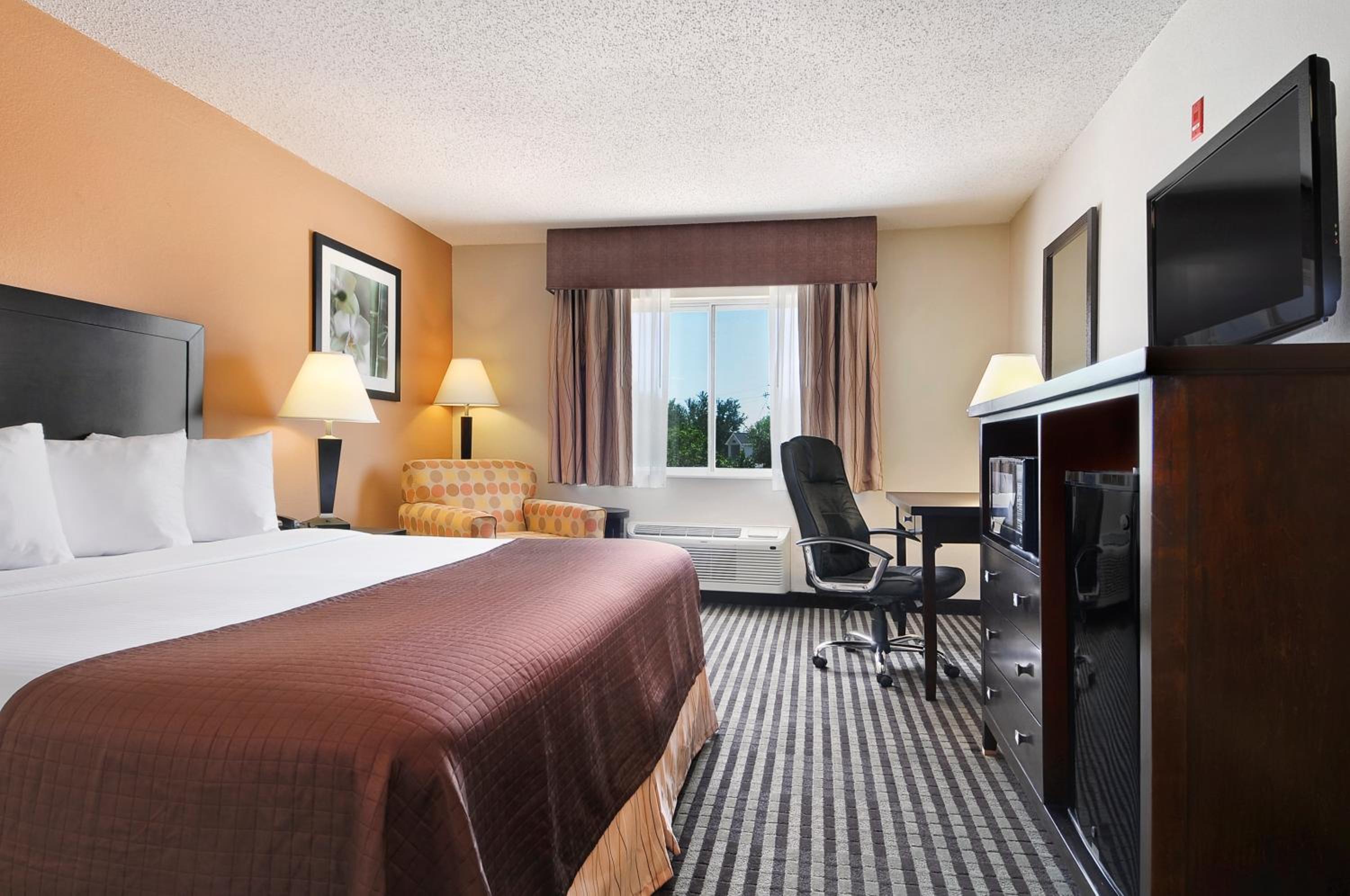 King Room- Non-Smoking - Photo 1