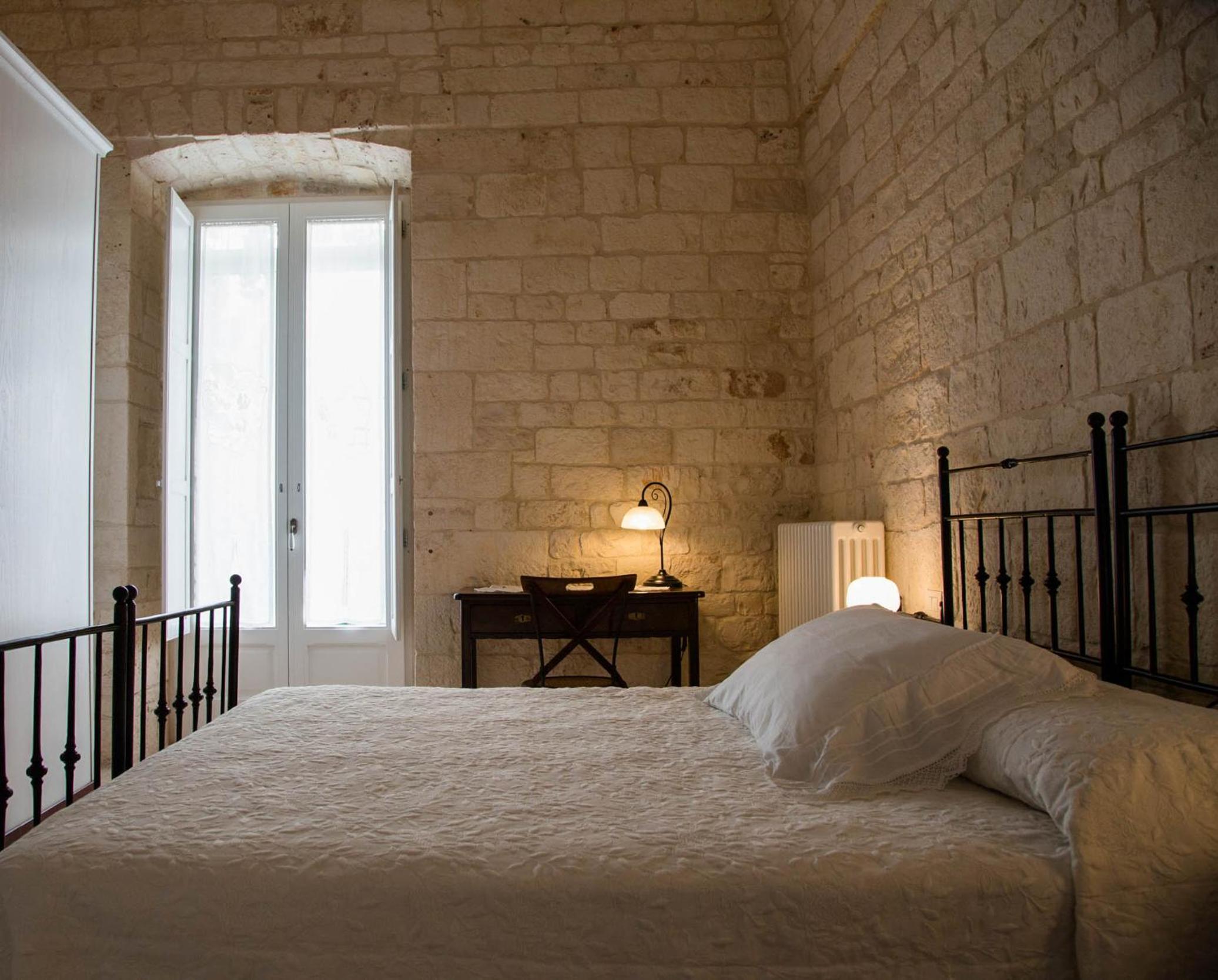 Deluxe Double Room with Balcony photo 1