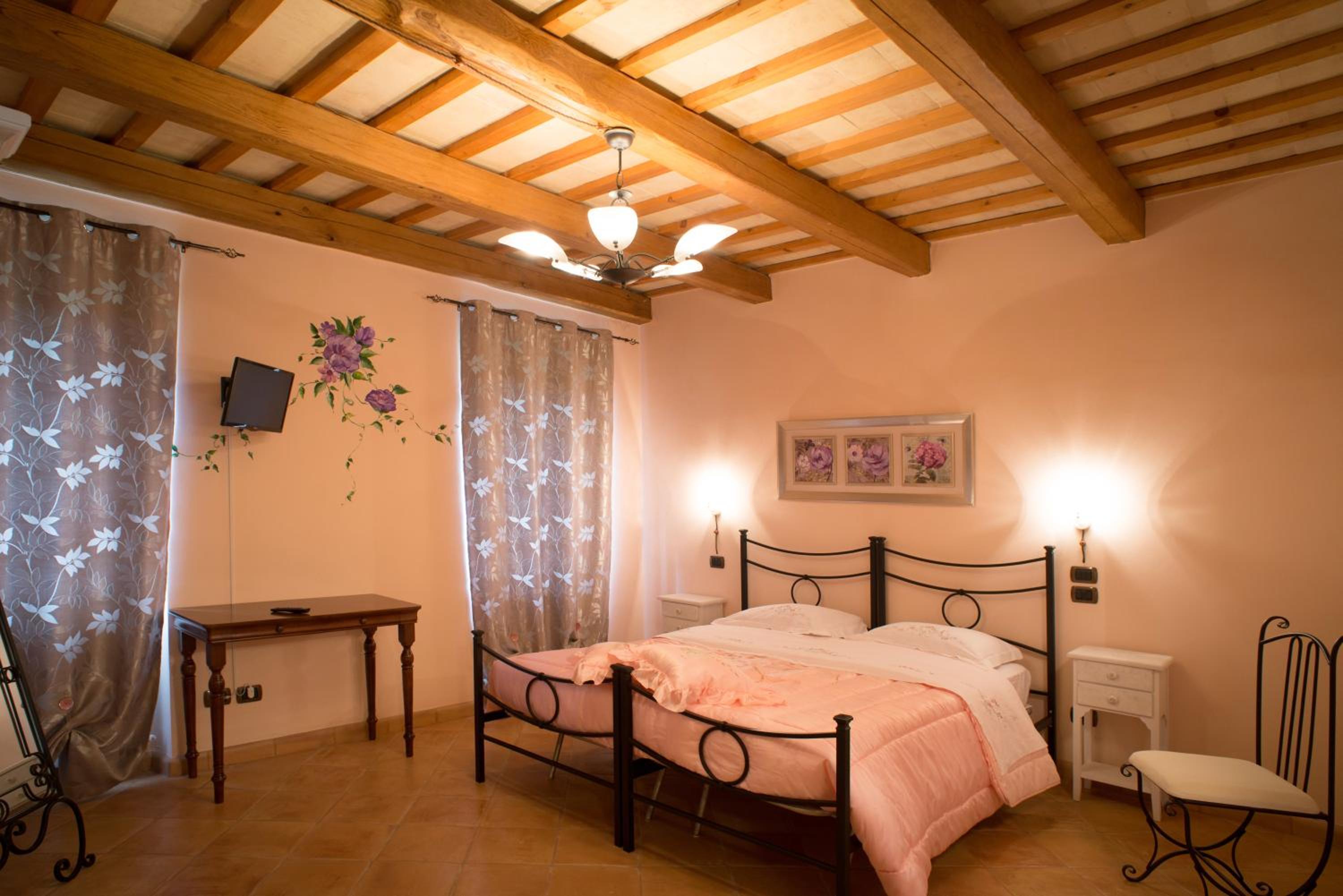 Double Room with Private Bathroom photo 1