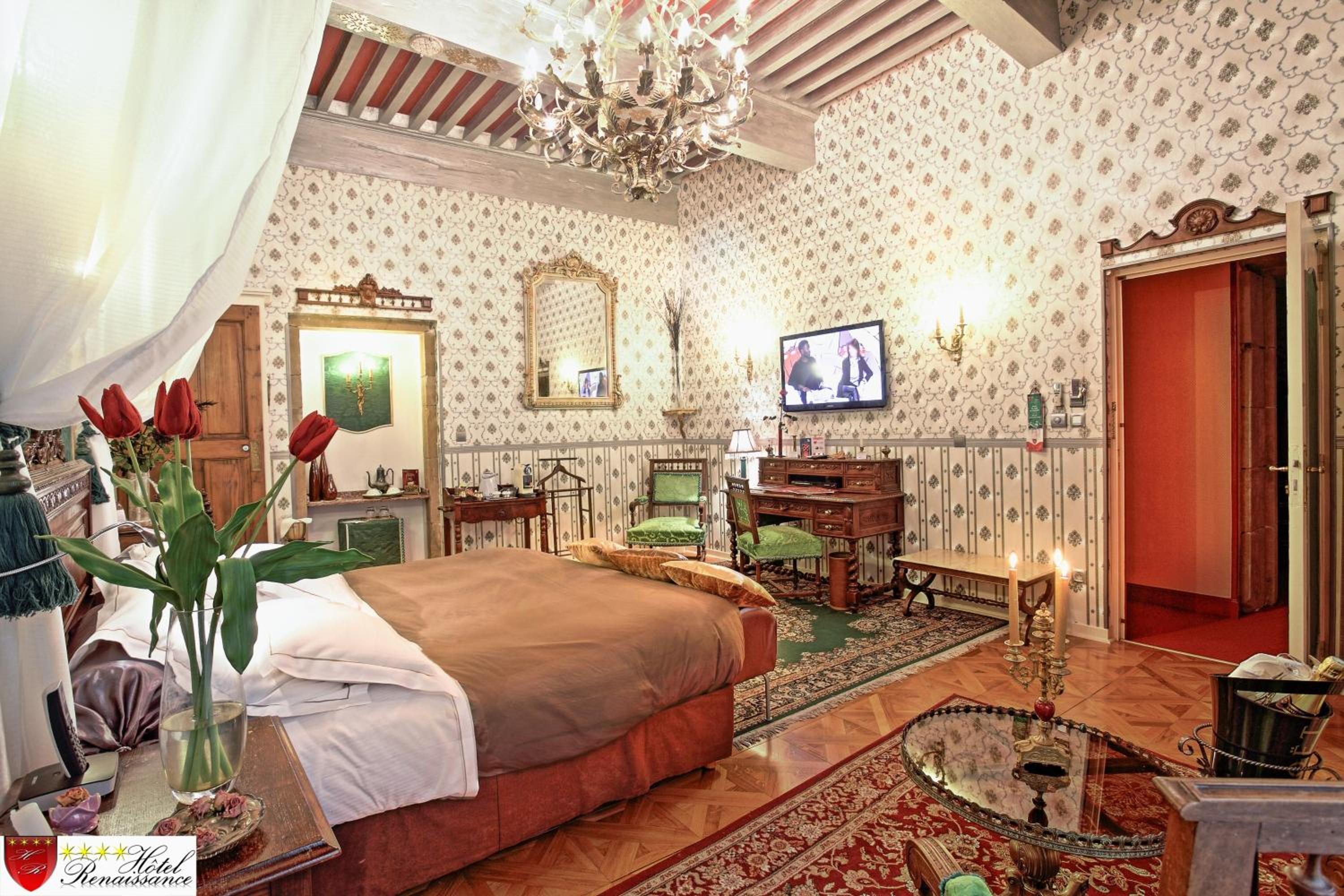 Deluxe Suite - Photo 3