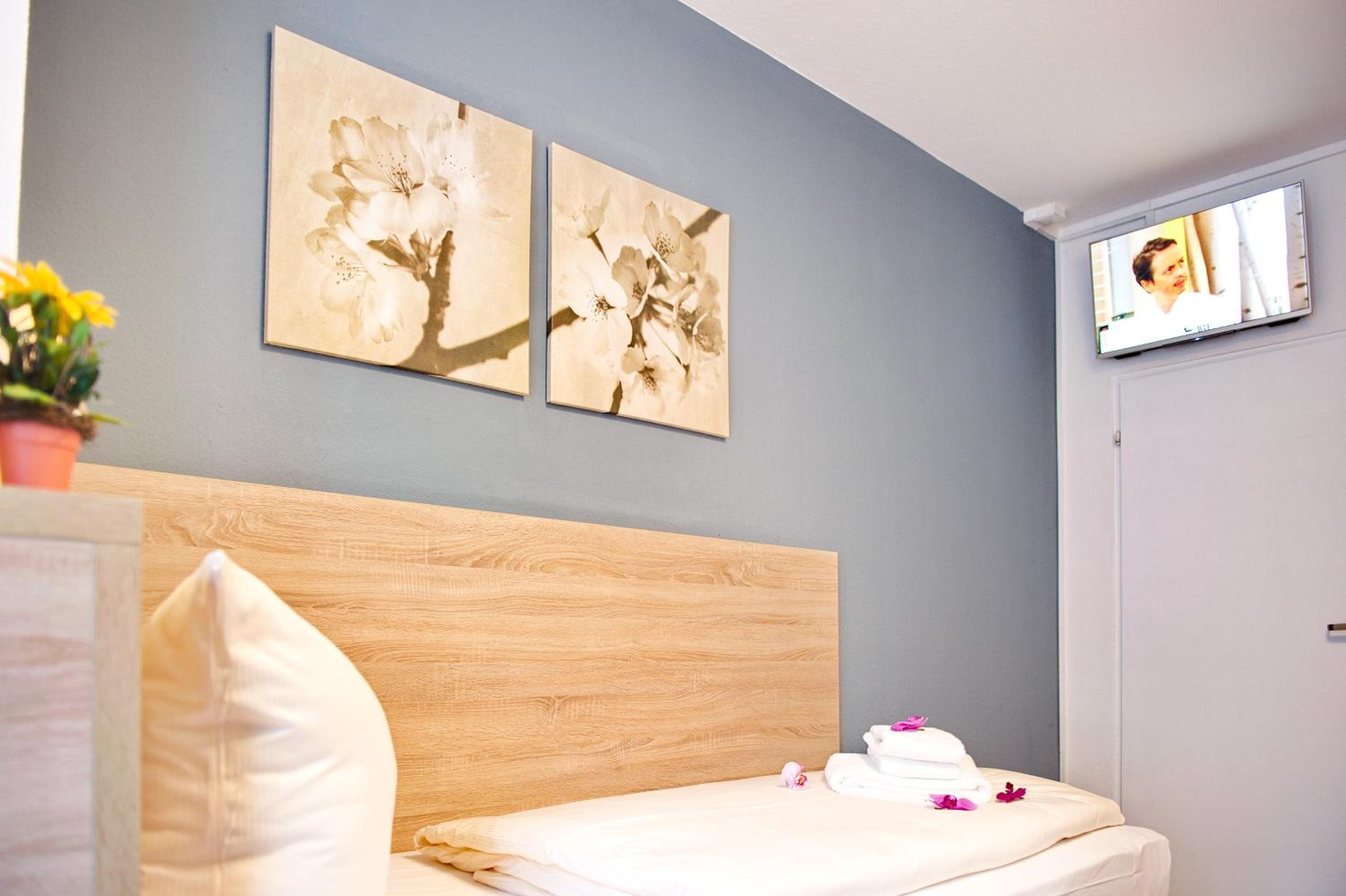 Single Room photo 2