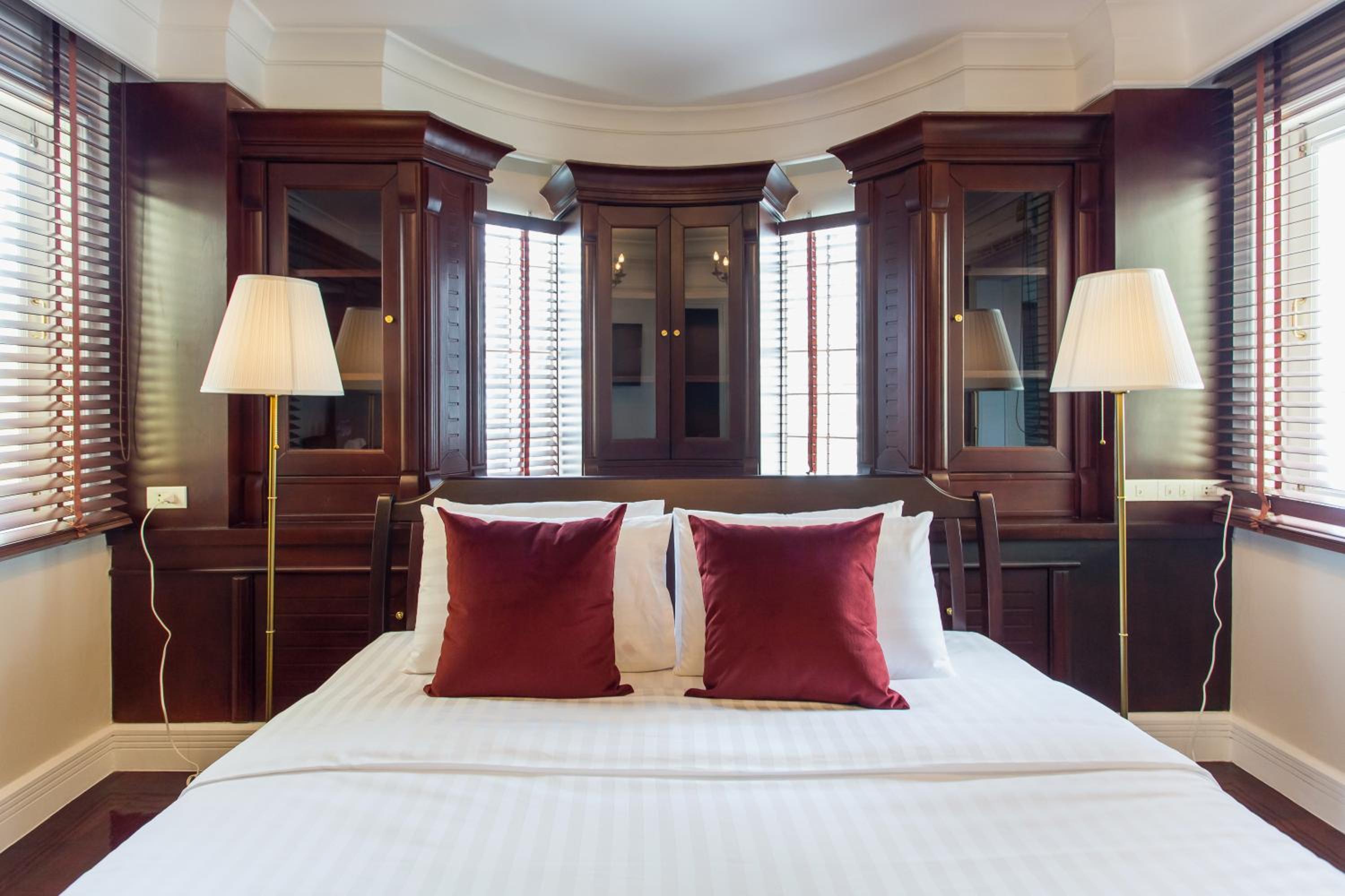 Deluxe King Room photo 1