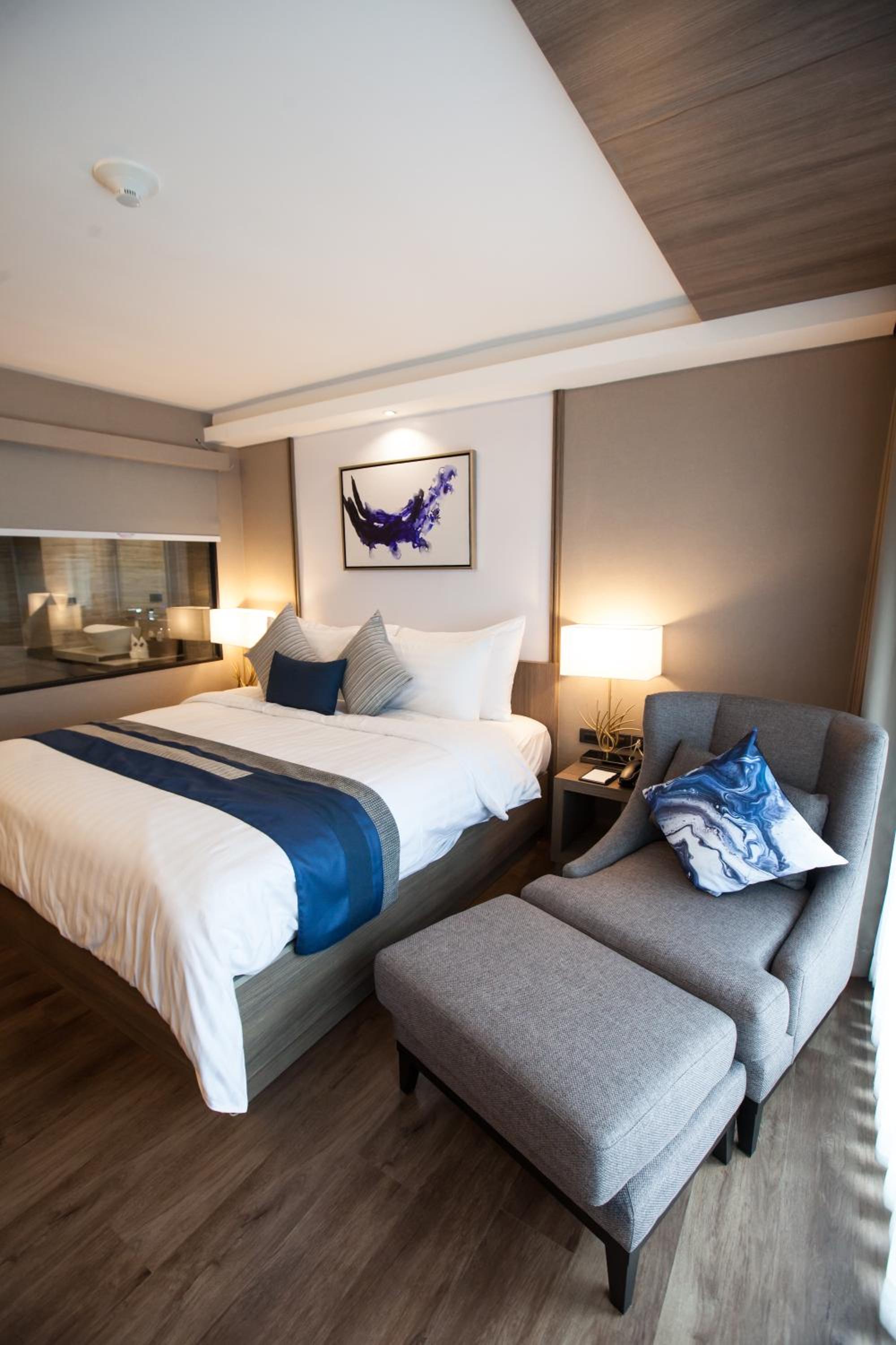 Deluxe Double Bed photo 2