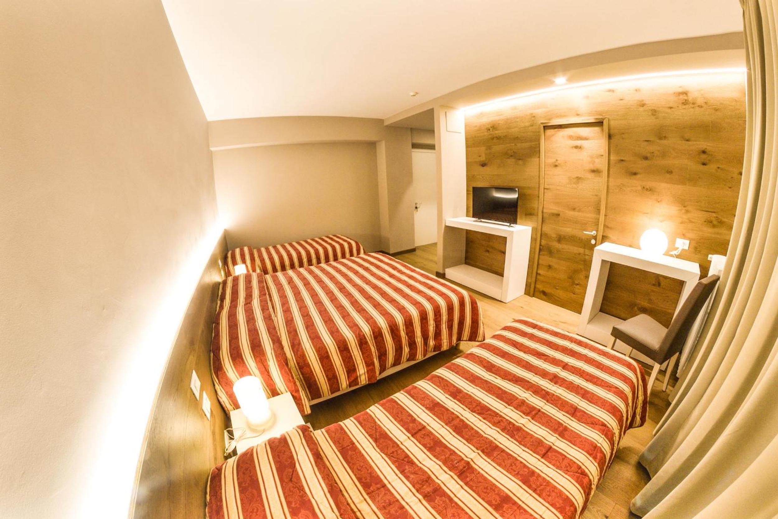 Superior Quadruple Room photo 3