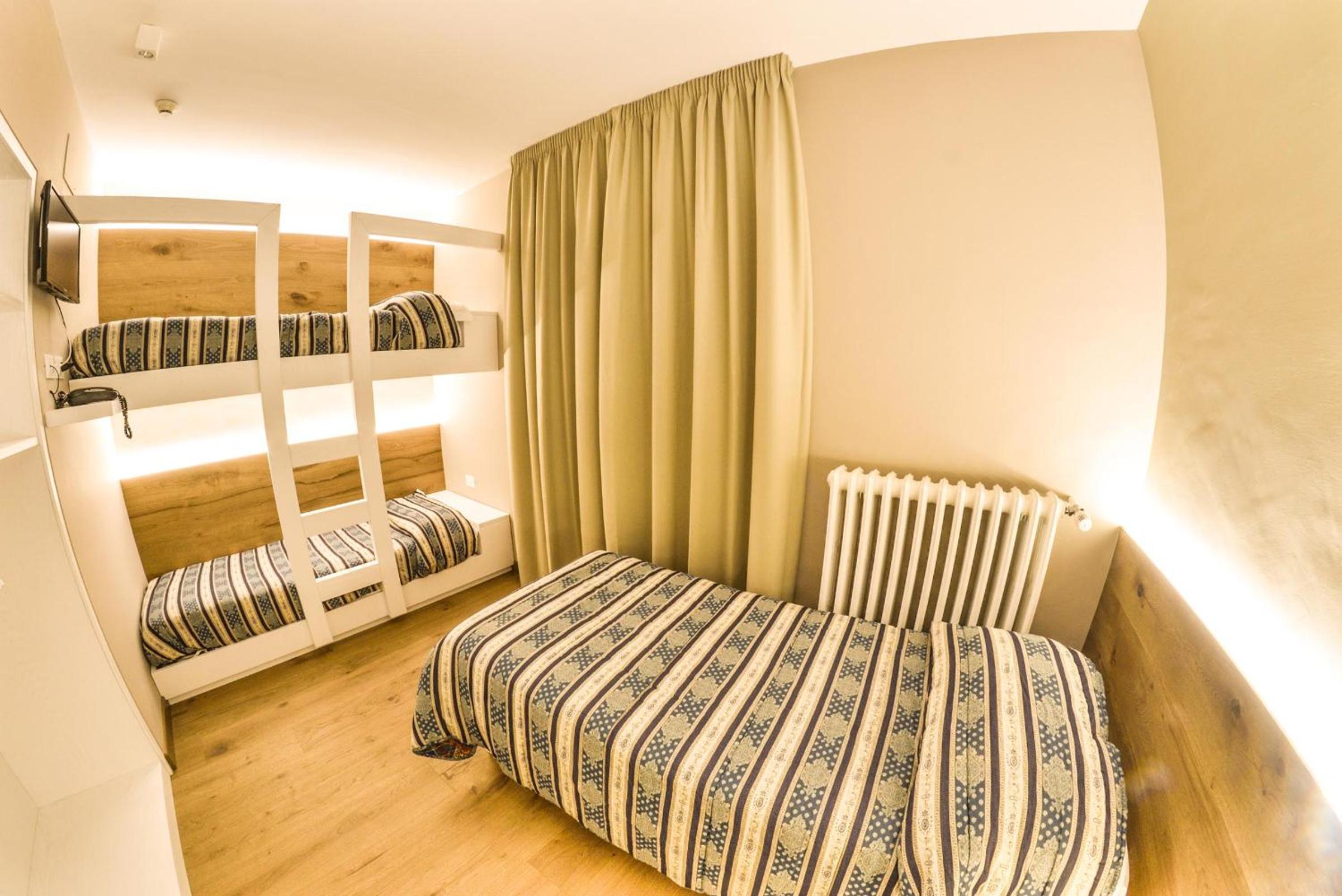 Two Superior Connecting Rooms (5 Adults) photo 1