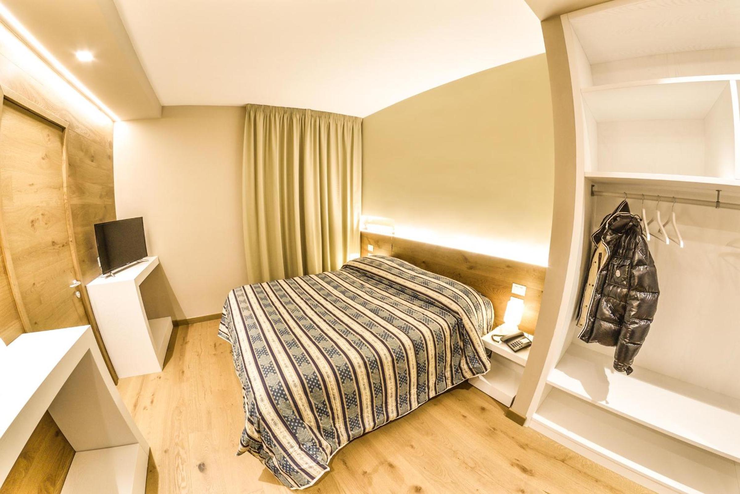 Two Superior Connecting Rooms (5 Adults) photo 2