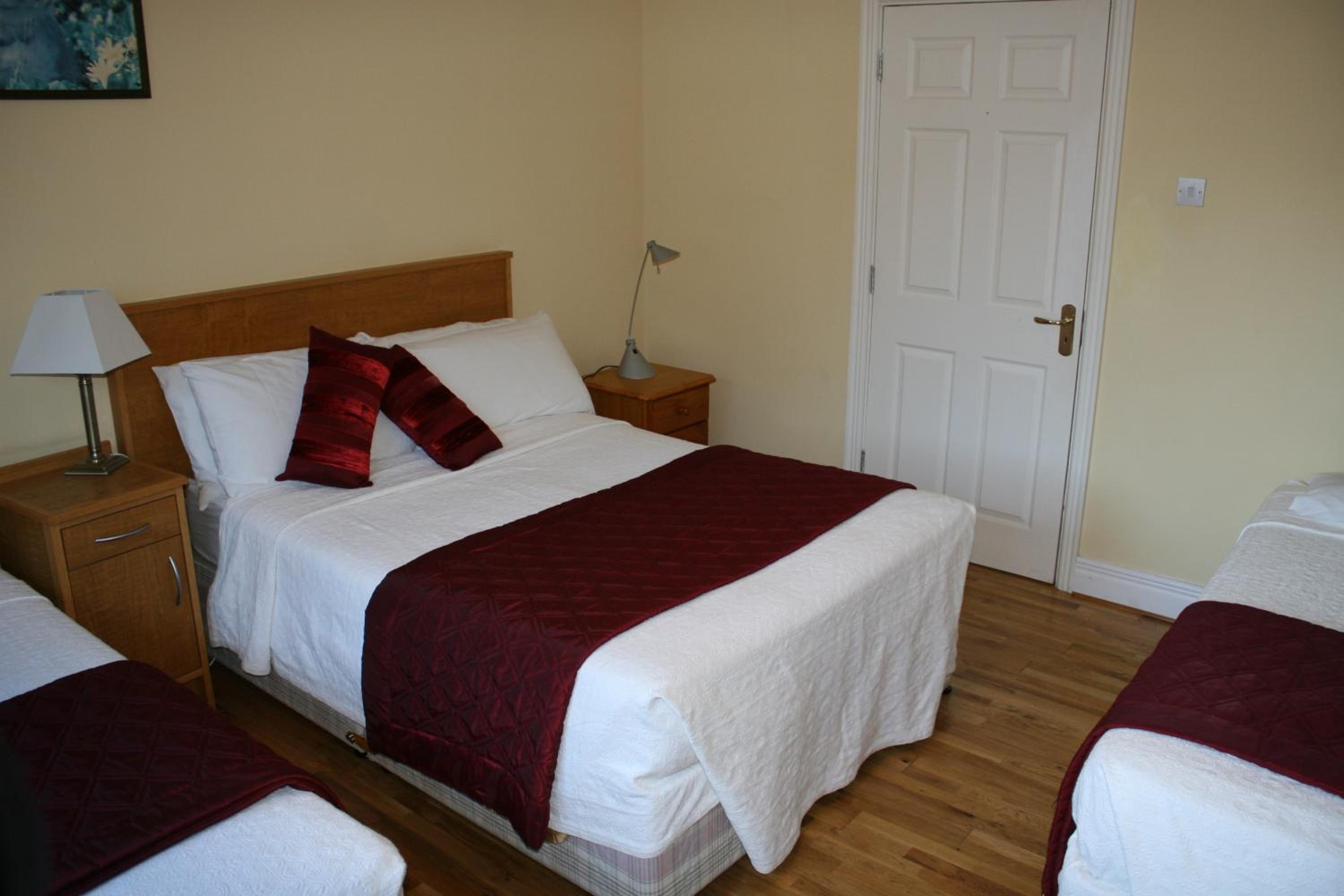 Deluxe Triple Room photo 2