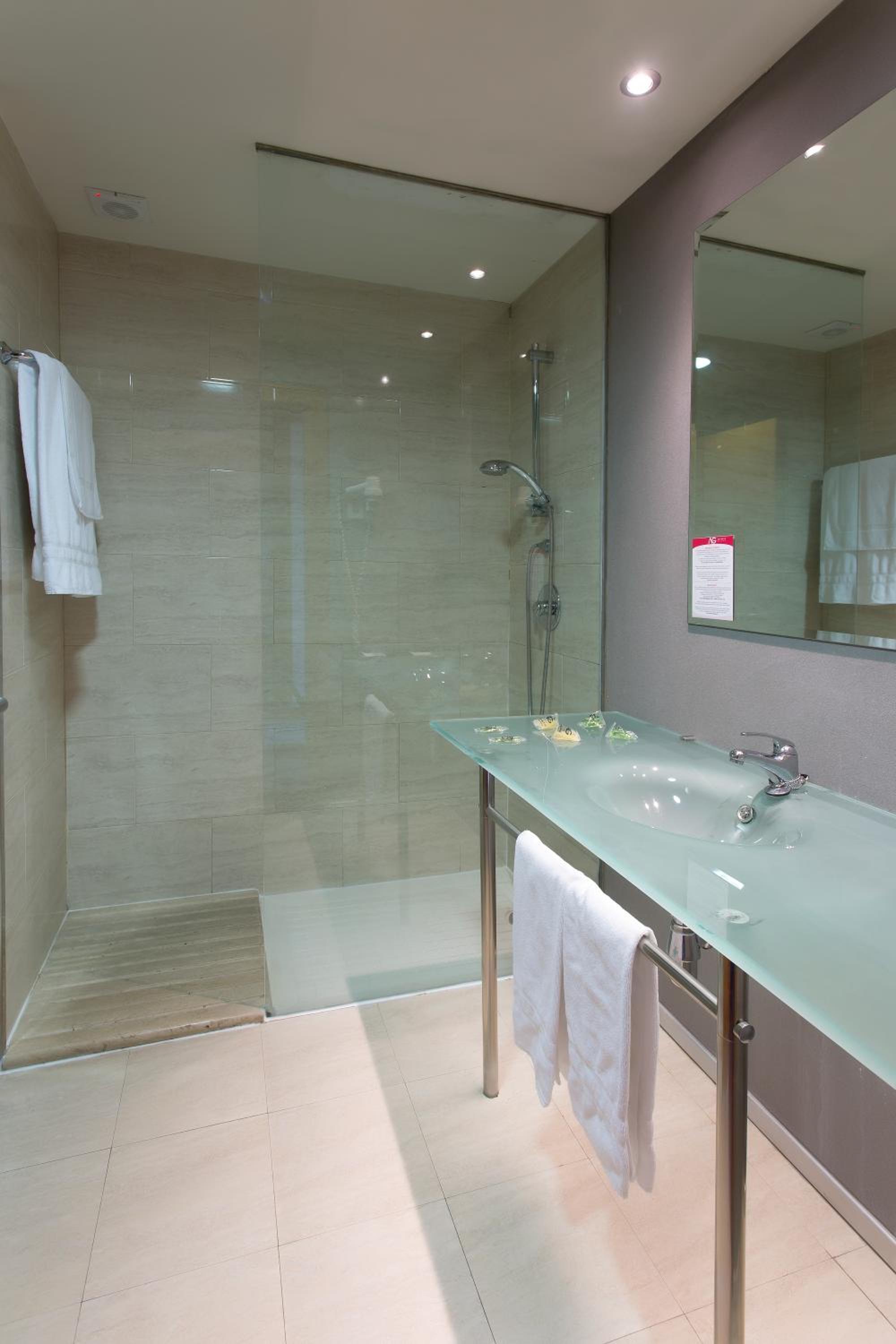 Standard Triple Room - Photo 4