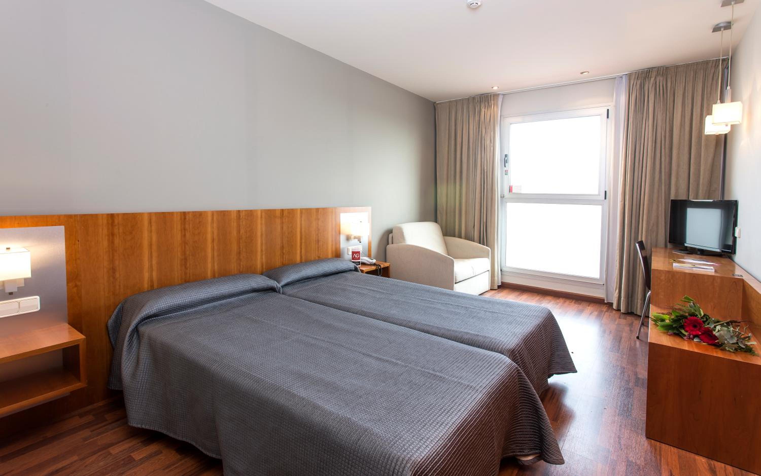 Standard Double or Twin Room - Photo 10