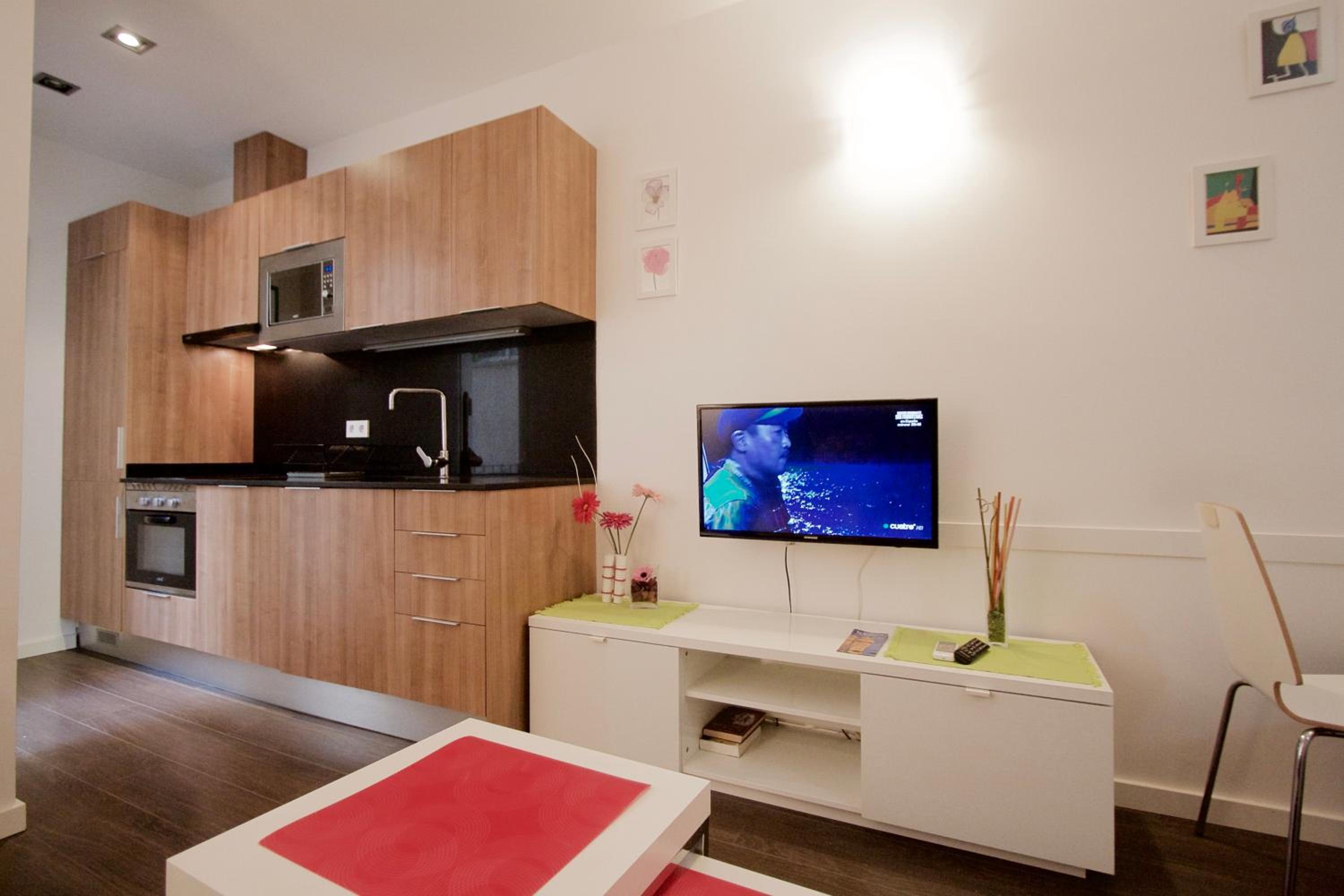 One-Bedroom Apartment photo 2