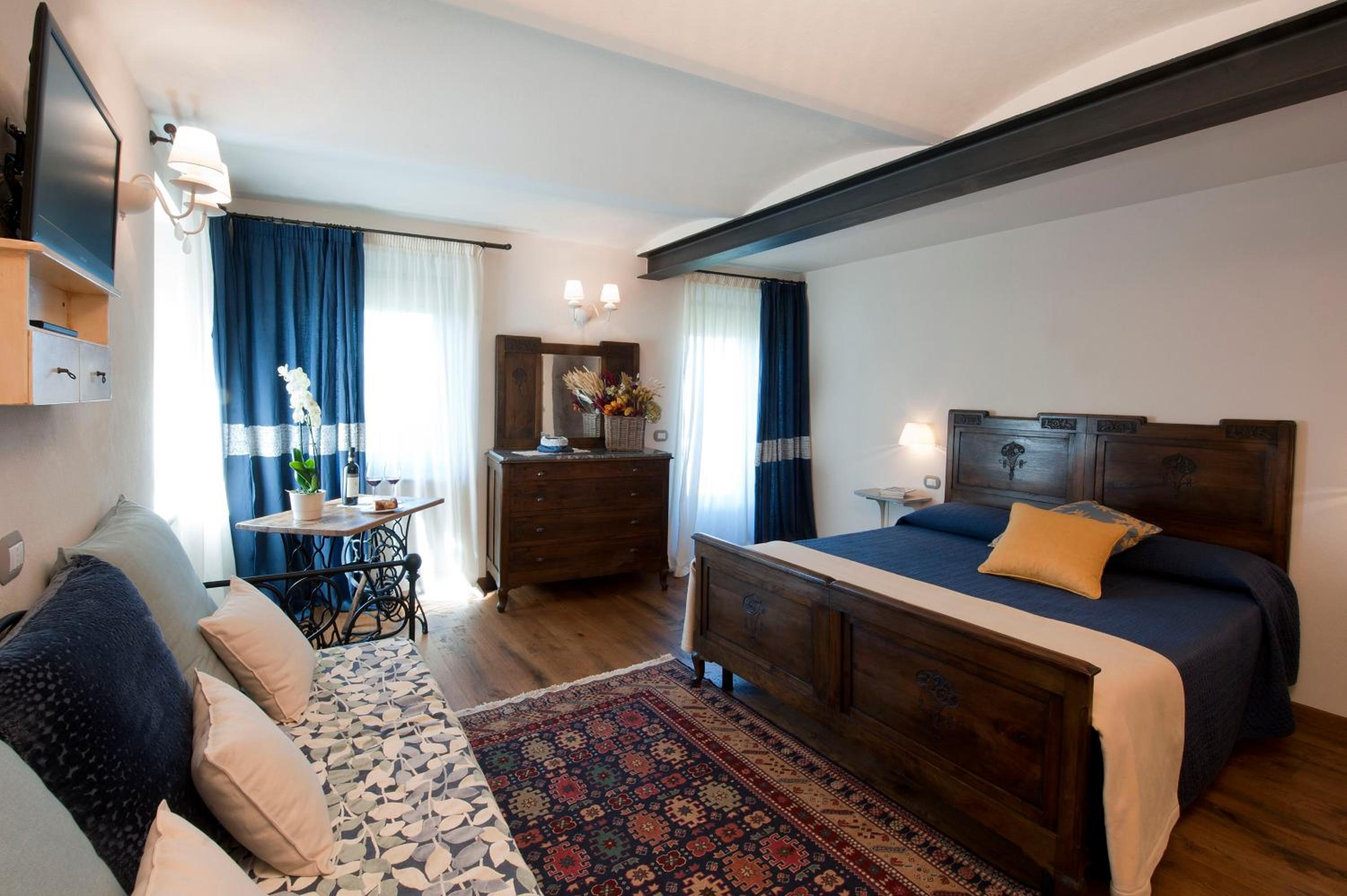 Queen Room with Balcony
