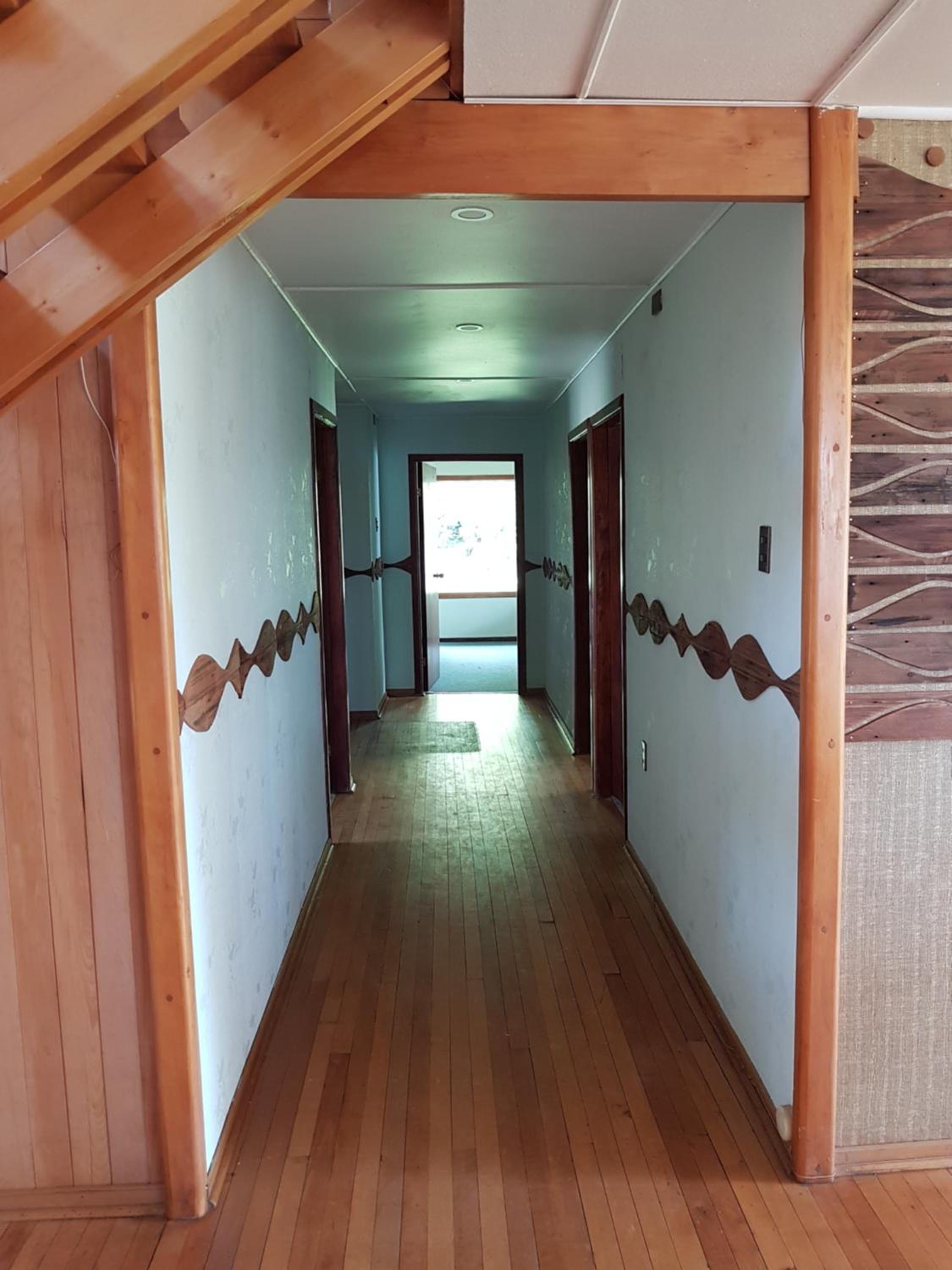 Six-Bedroom House photo 1