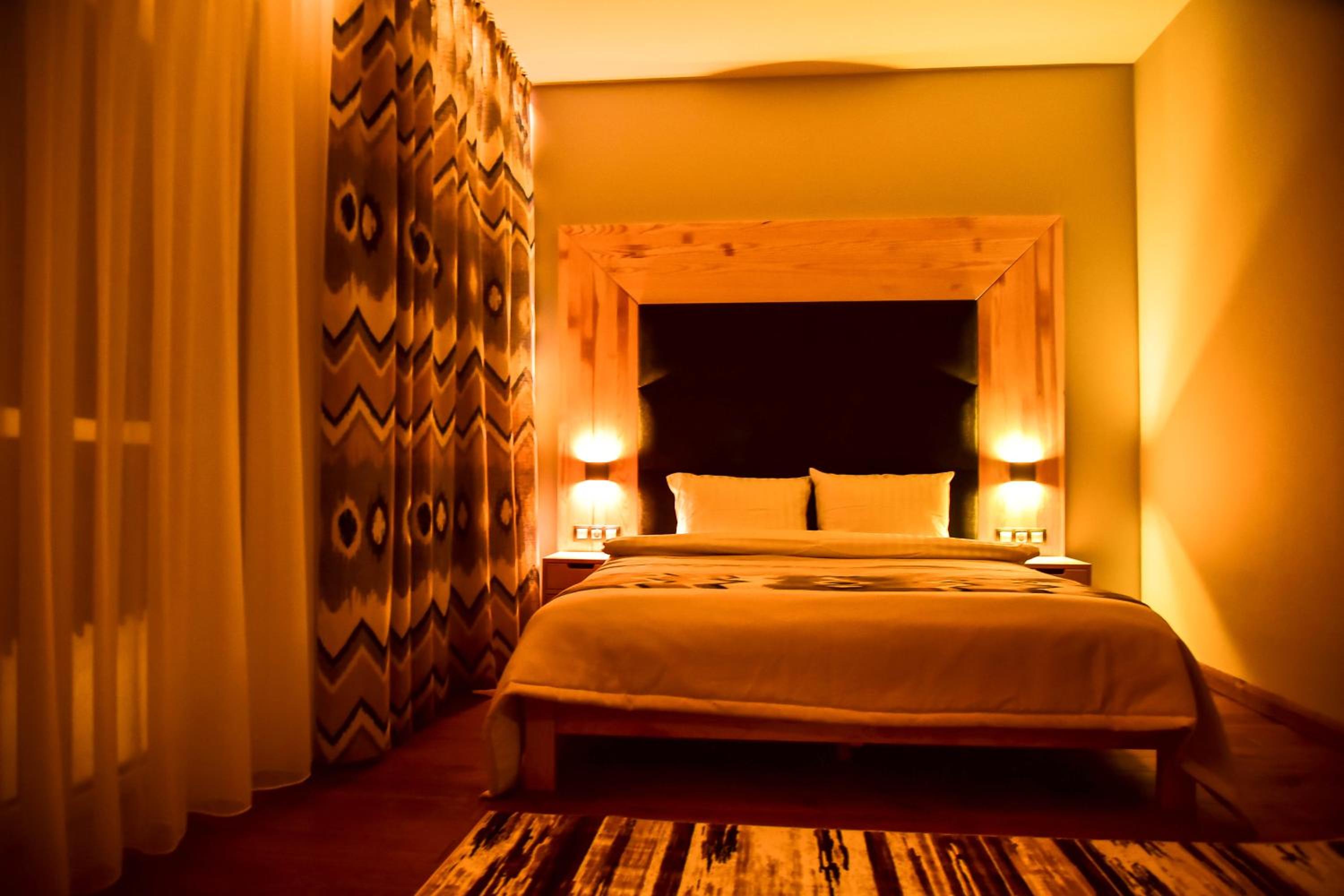 Suite with Mountain View and Spa Access photo 3