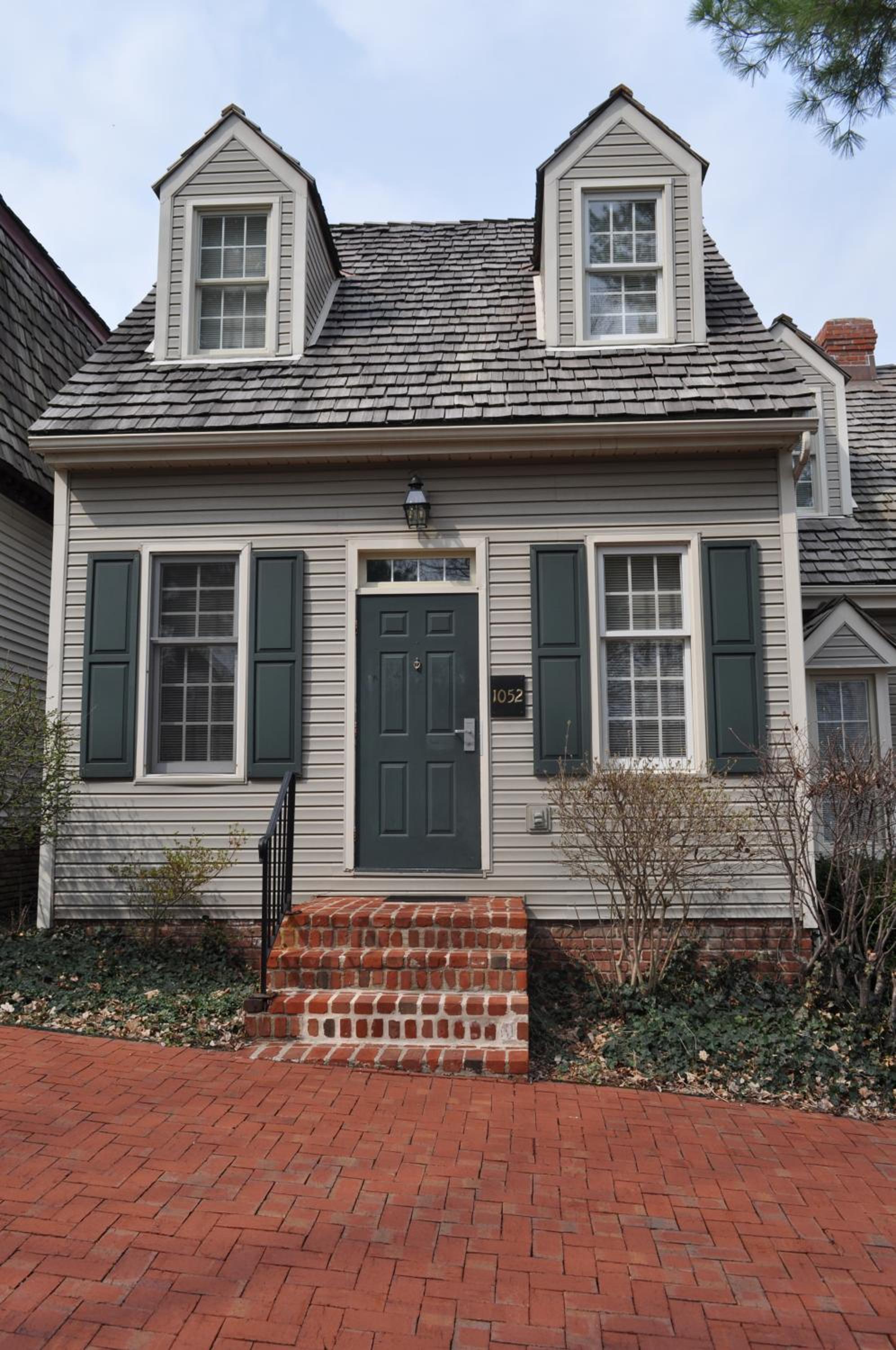 Queen Townhouse - Photo 4