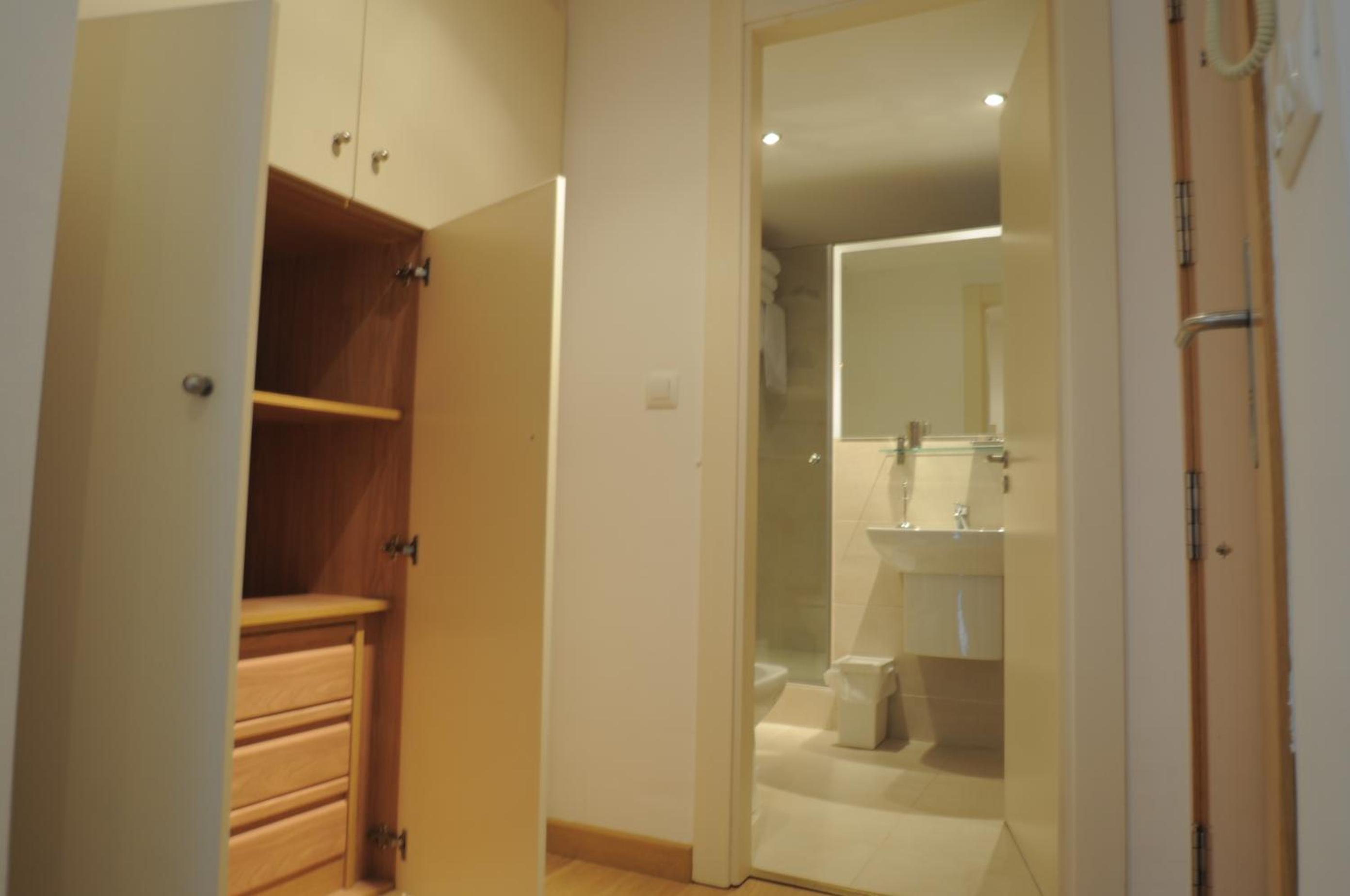 Apartment - Photo 3