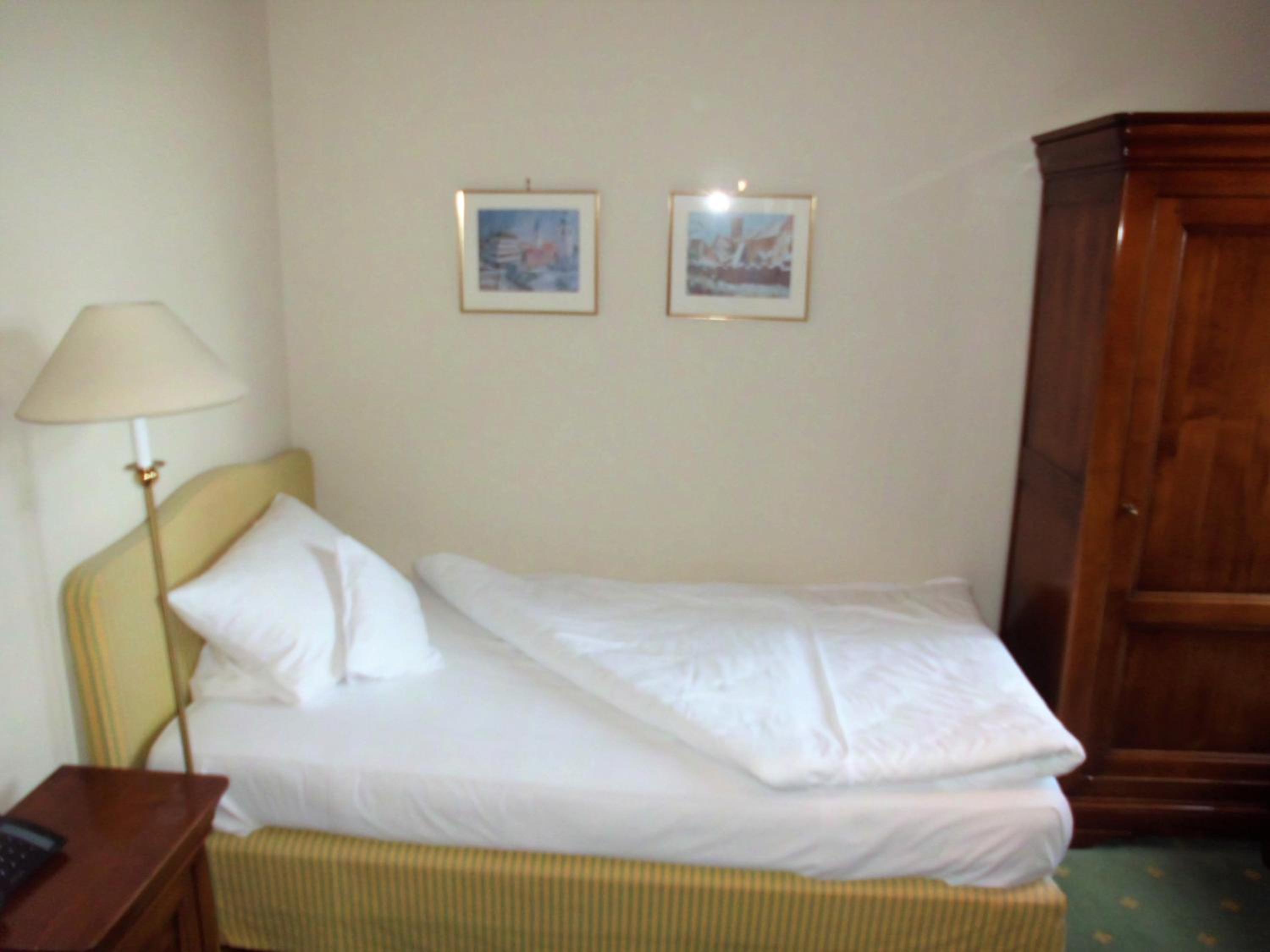 Single Rooms