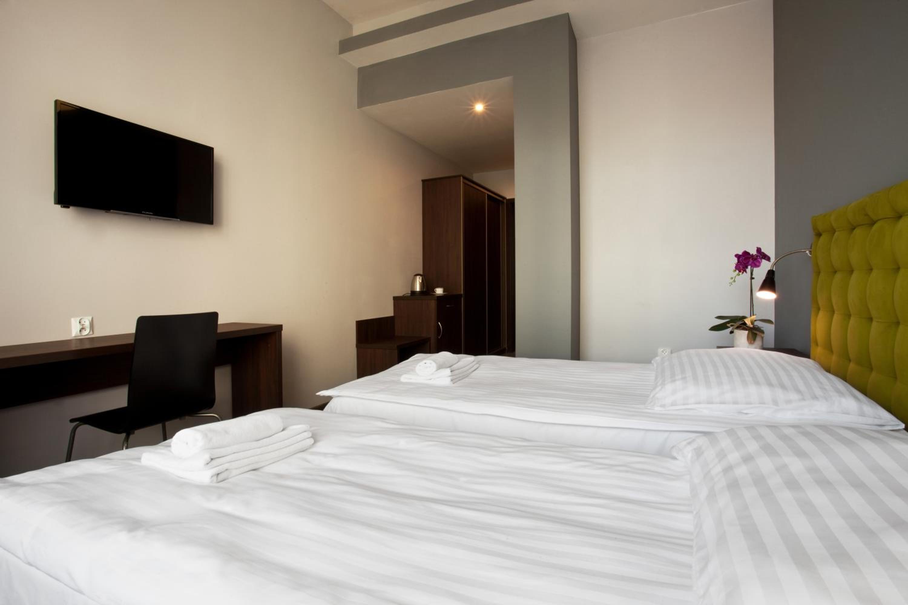 Comfort Double Room with Extra Bed photo 2