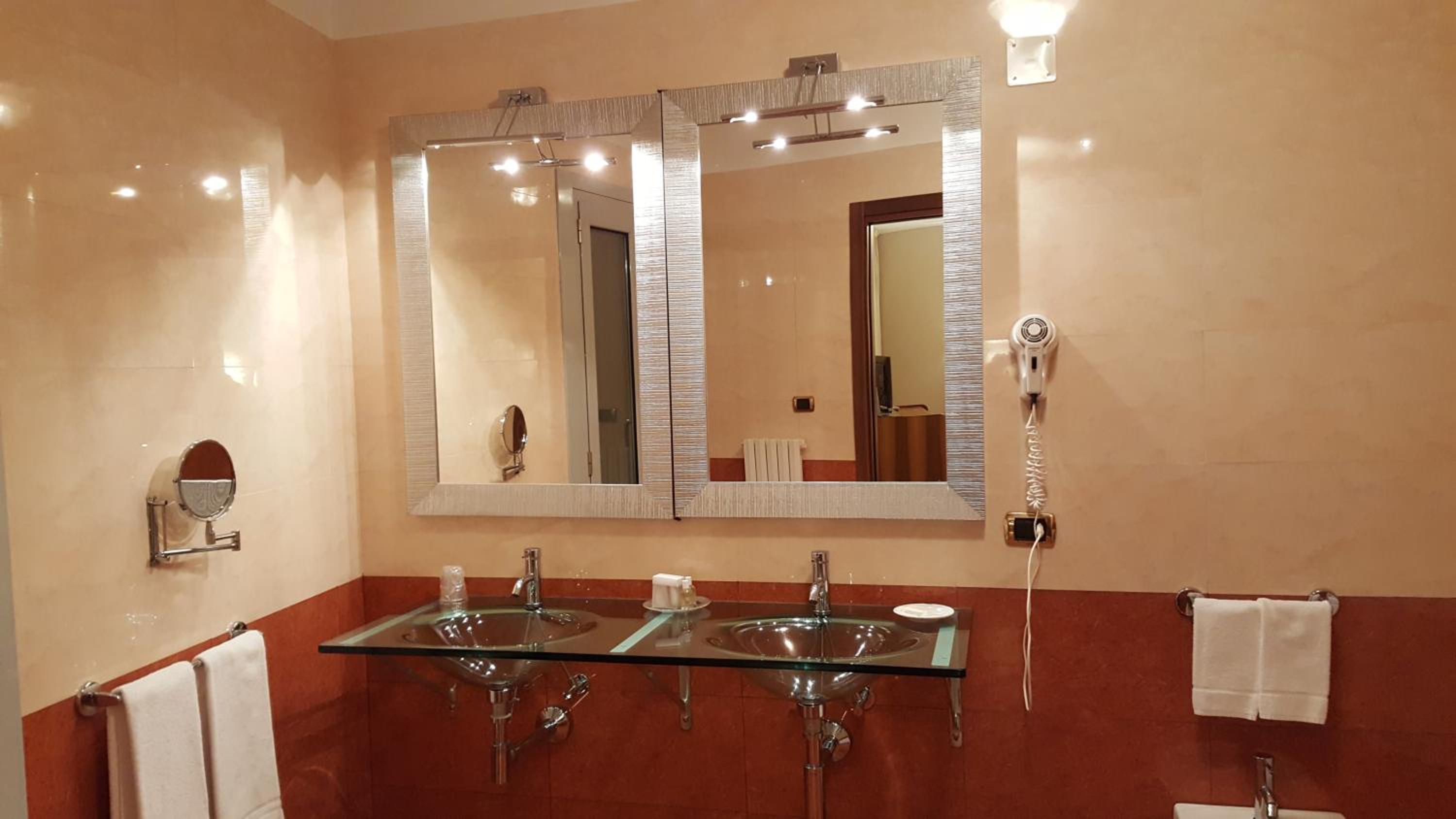 Premium Double Room - Photo 2