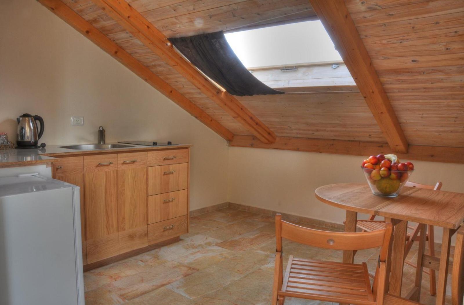 Family Studio with Mezzanine and Balcony - Photo 10