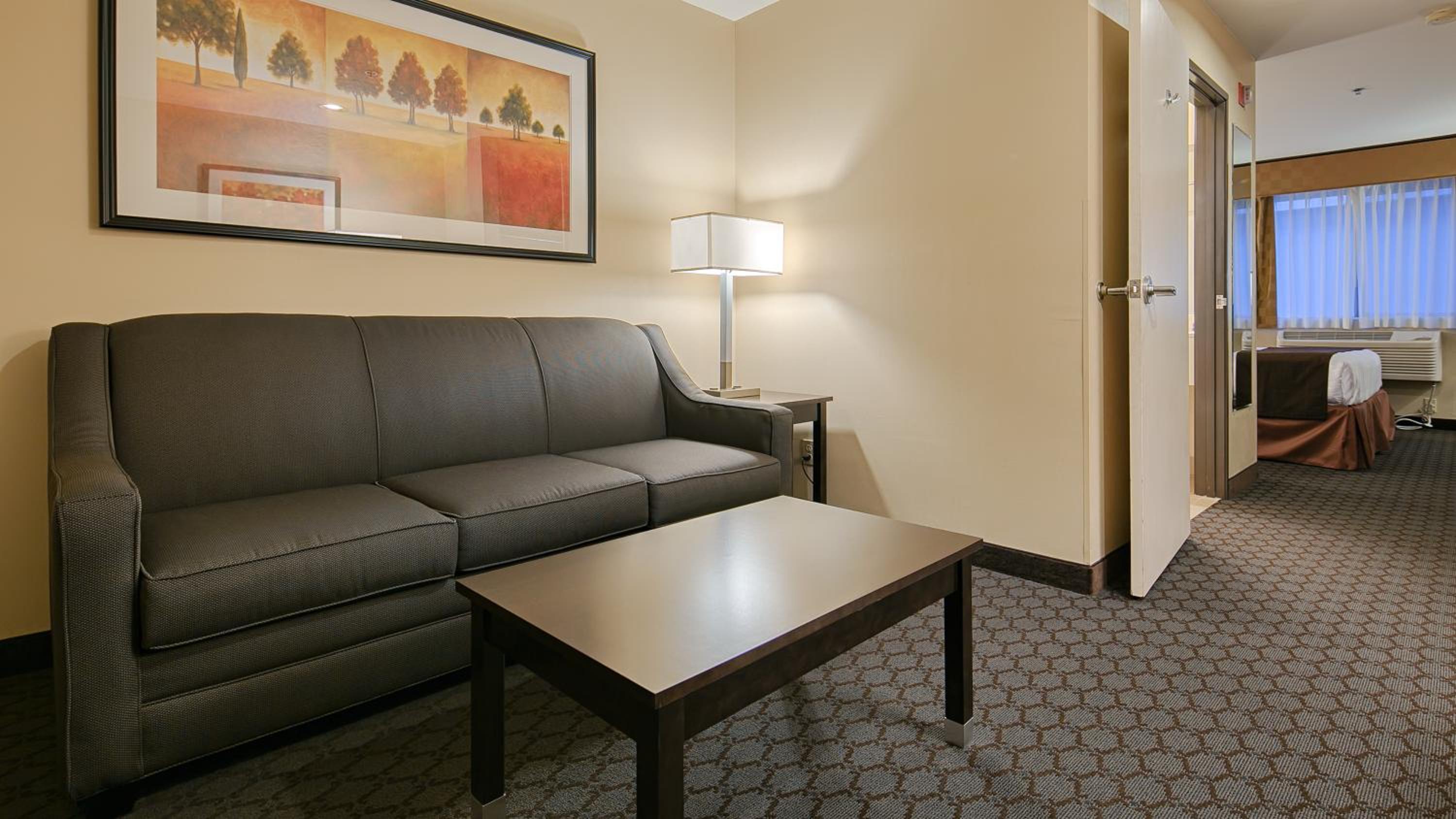 King Room with Sofa Bed - Non-Smoking - Photo 3