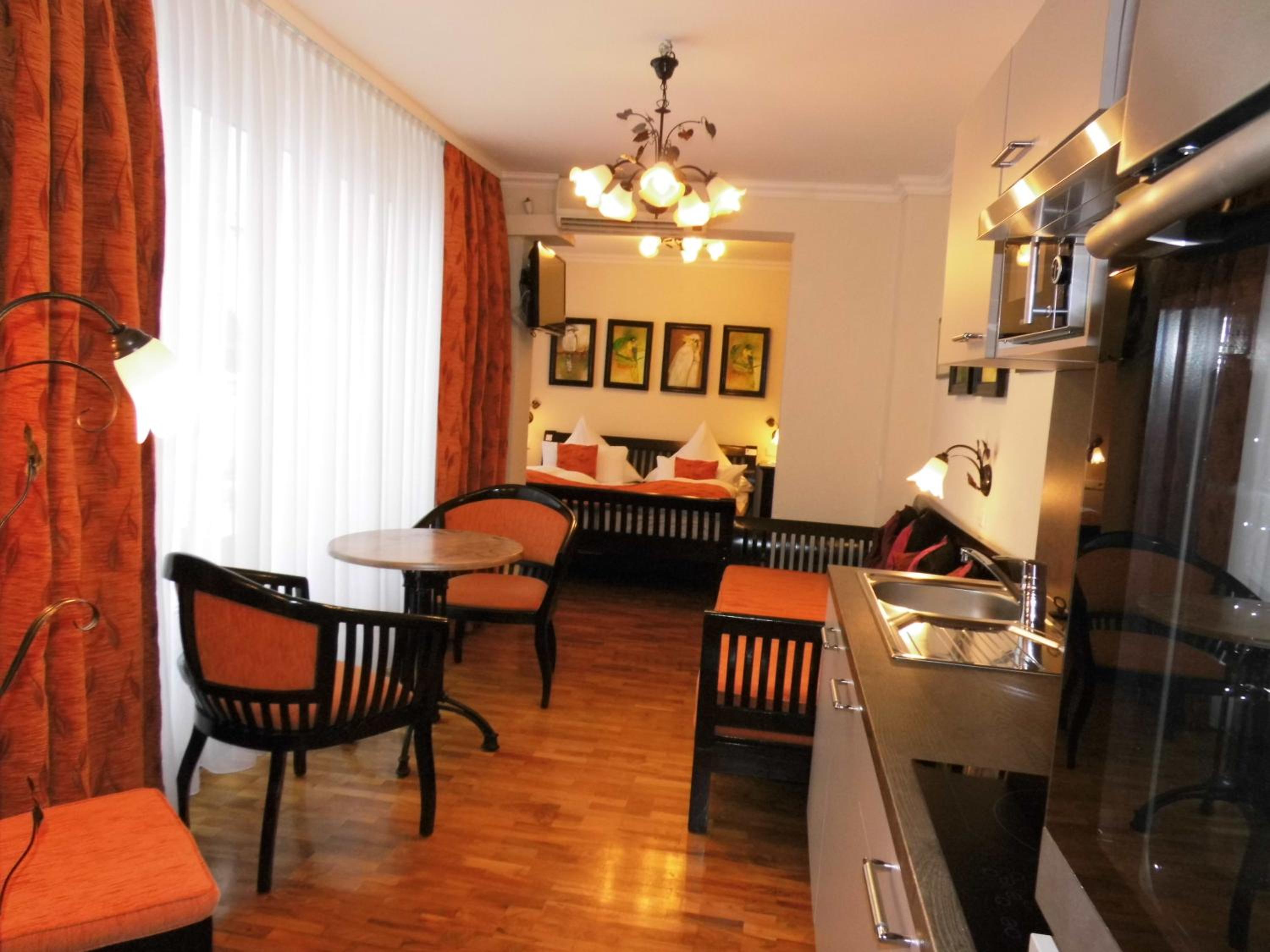 Apartment photo 2