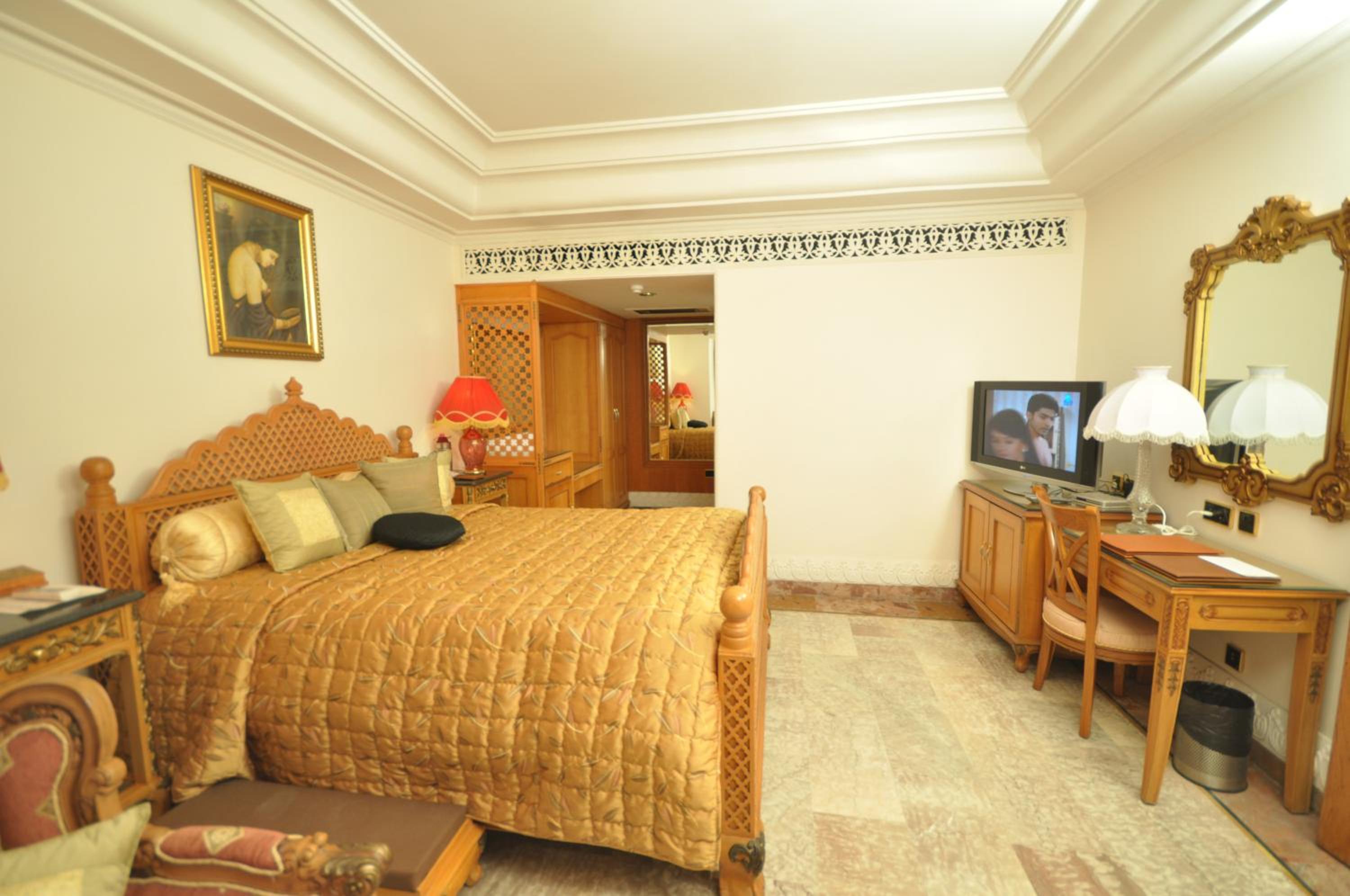 Luxury King Room