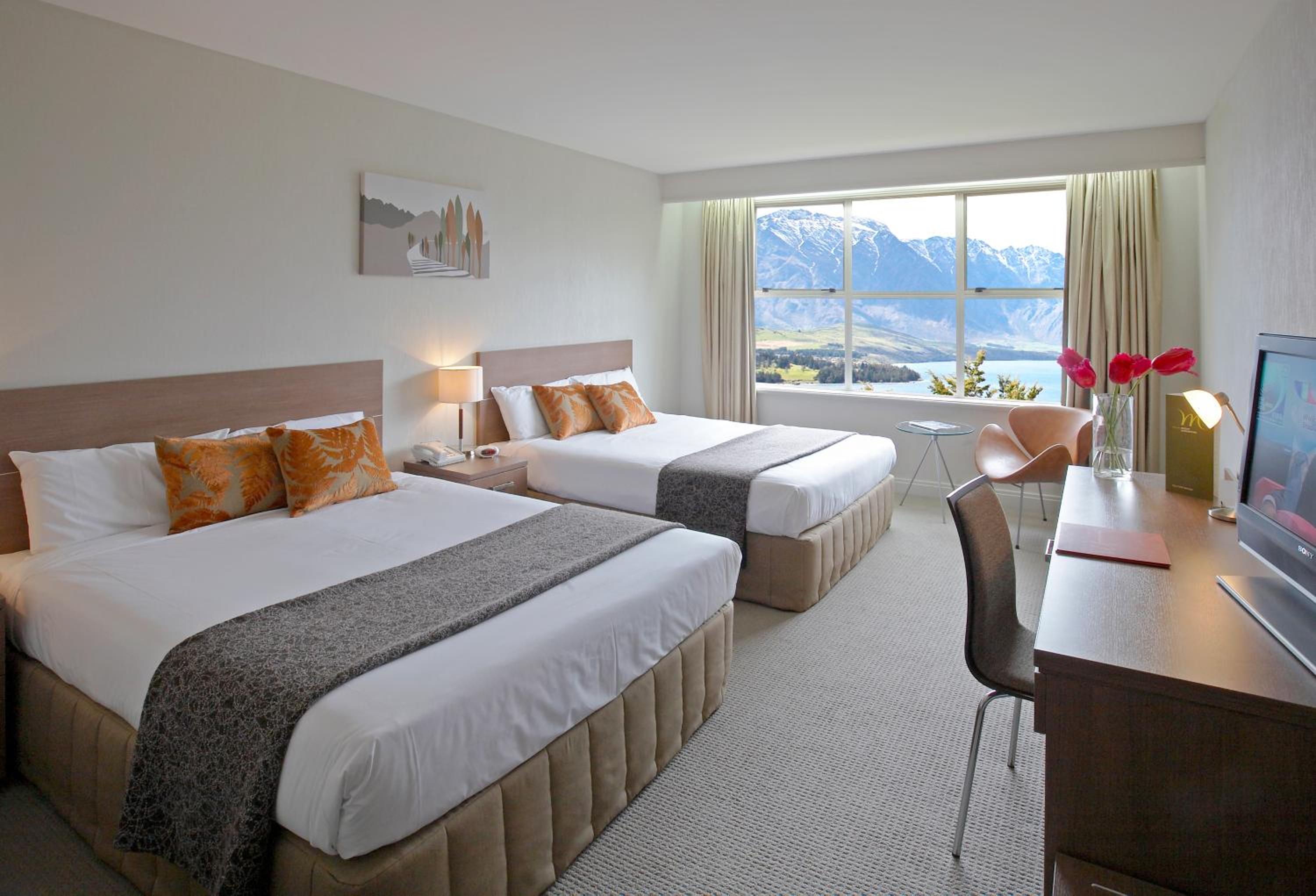 Standard Lake View Room with Two Queen Beds - Photo 5
