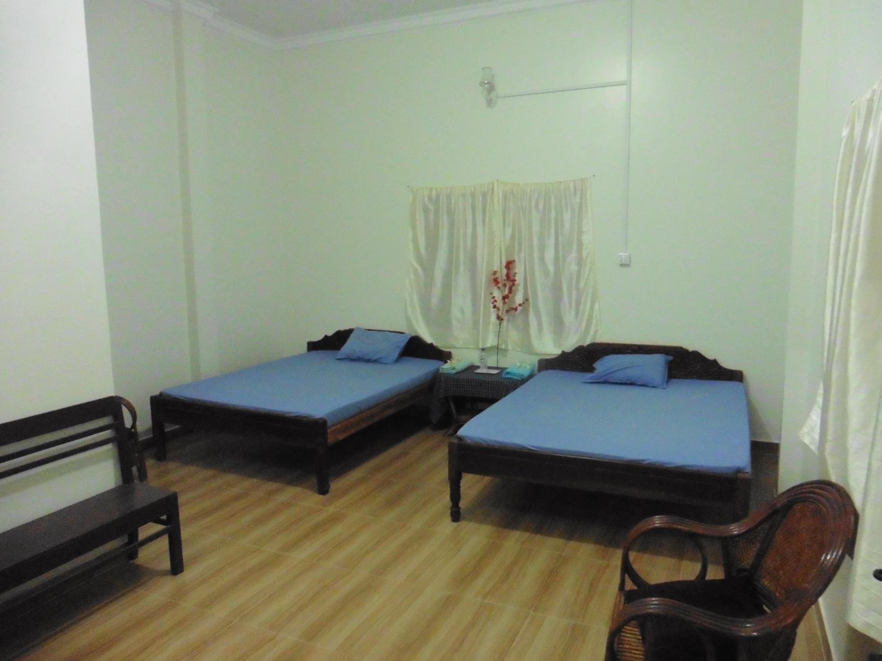 Family Room - Photo 7