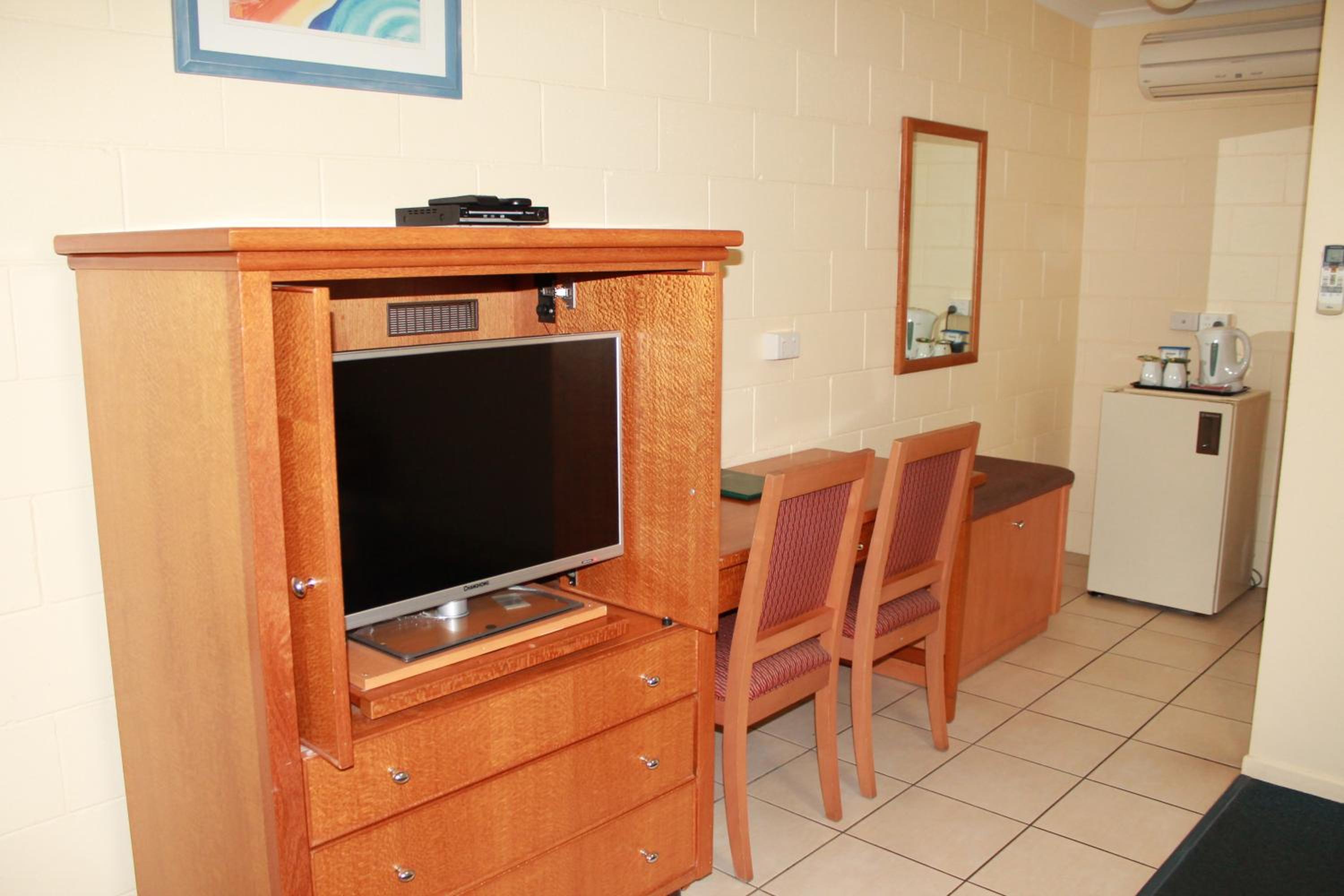 Queen Room - Disability Access photo 2